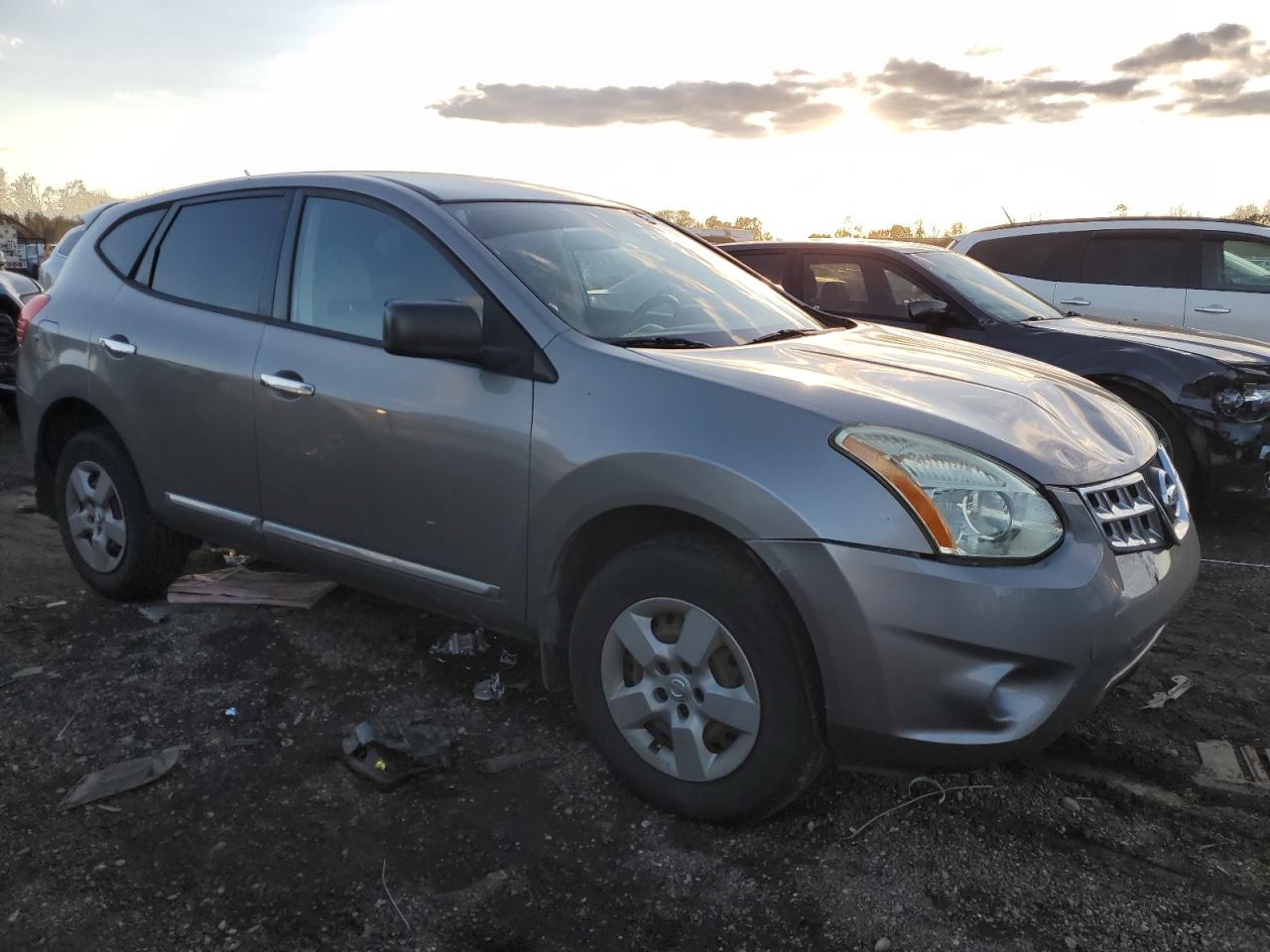 2013 Nissan Rogue S Silver vin: JN8AS5MT5DW024947