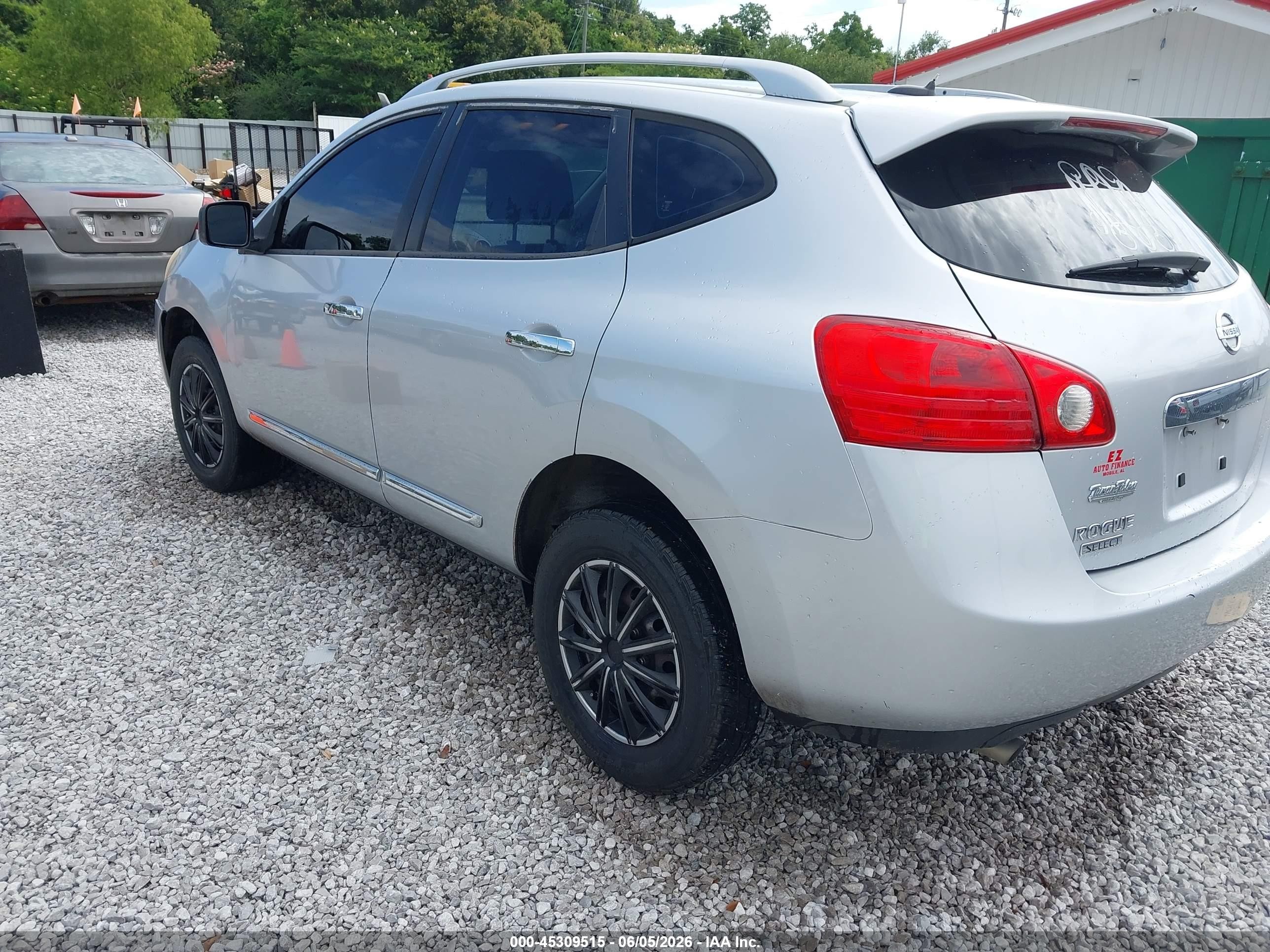 2014 Nissan Rogue Select S Серебряный vin: JN8AS5MT5EW624773