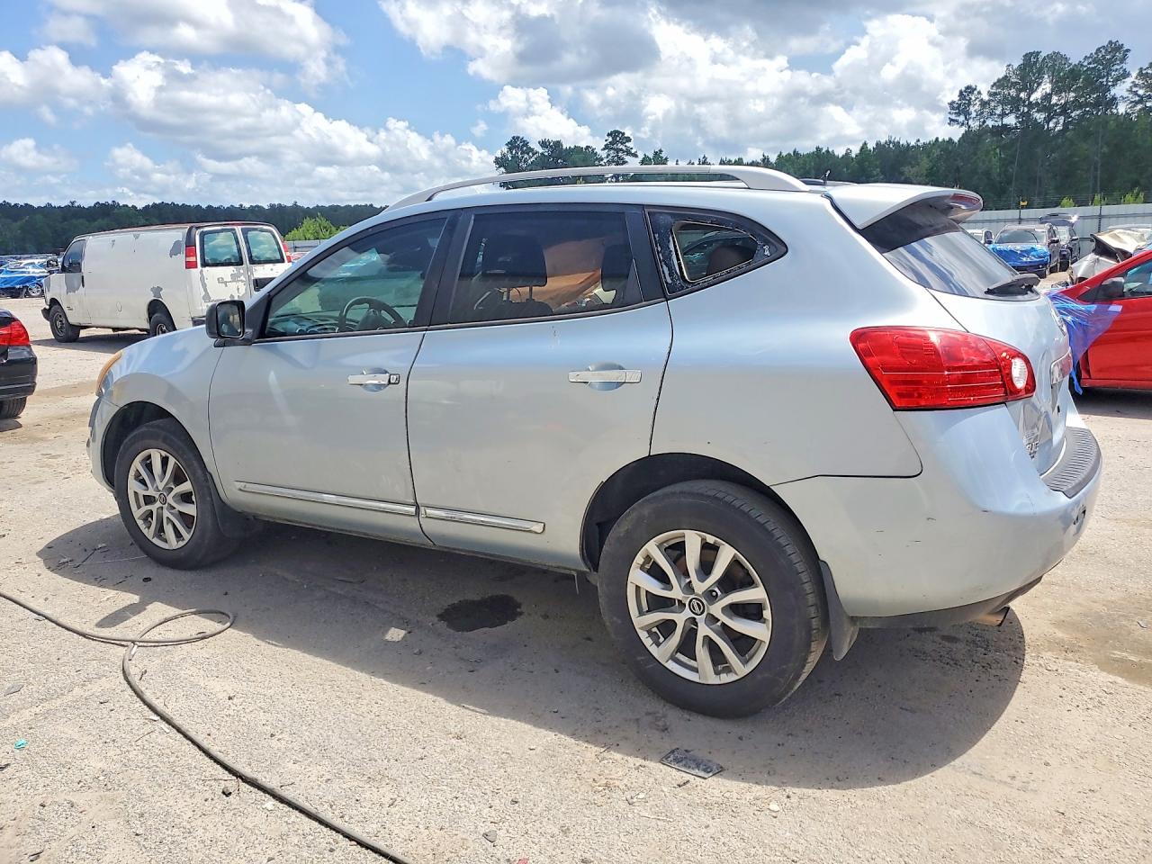 2015 Nissan Rogue Select S Silver vin: JN8AS5MT5FW152804