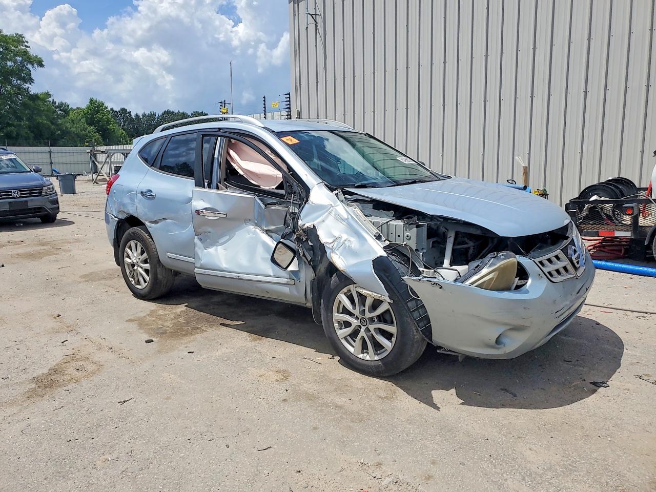 2015 Nissan Rogue Select S Silver vin: JN8AS5MT5FW152804