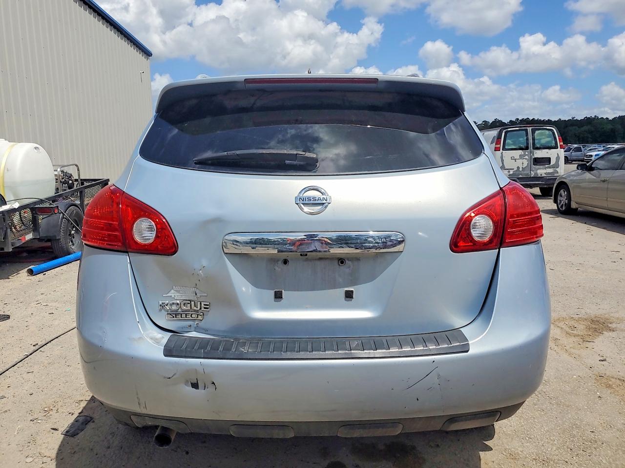 2015 Nissan Rogue Select S Silver vin: JN8AS5MT5FW152804
