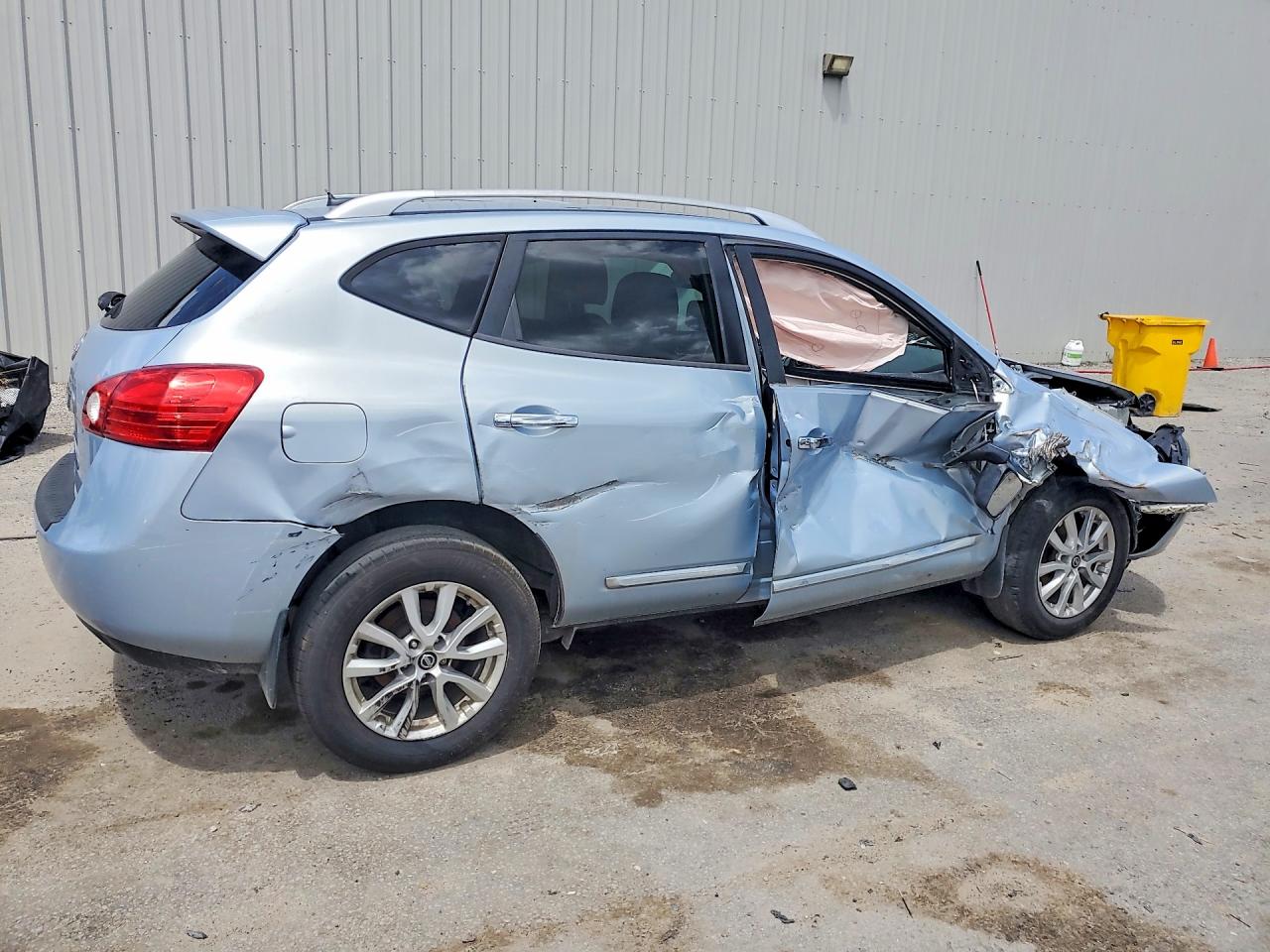 2015 Nissan Rogue Select S Silver vin: JN8AS5MT5FW152804