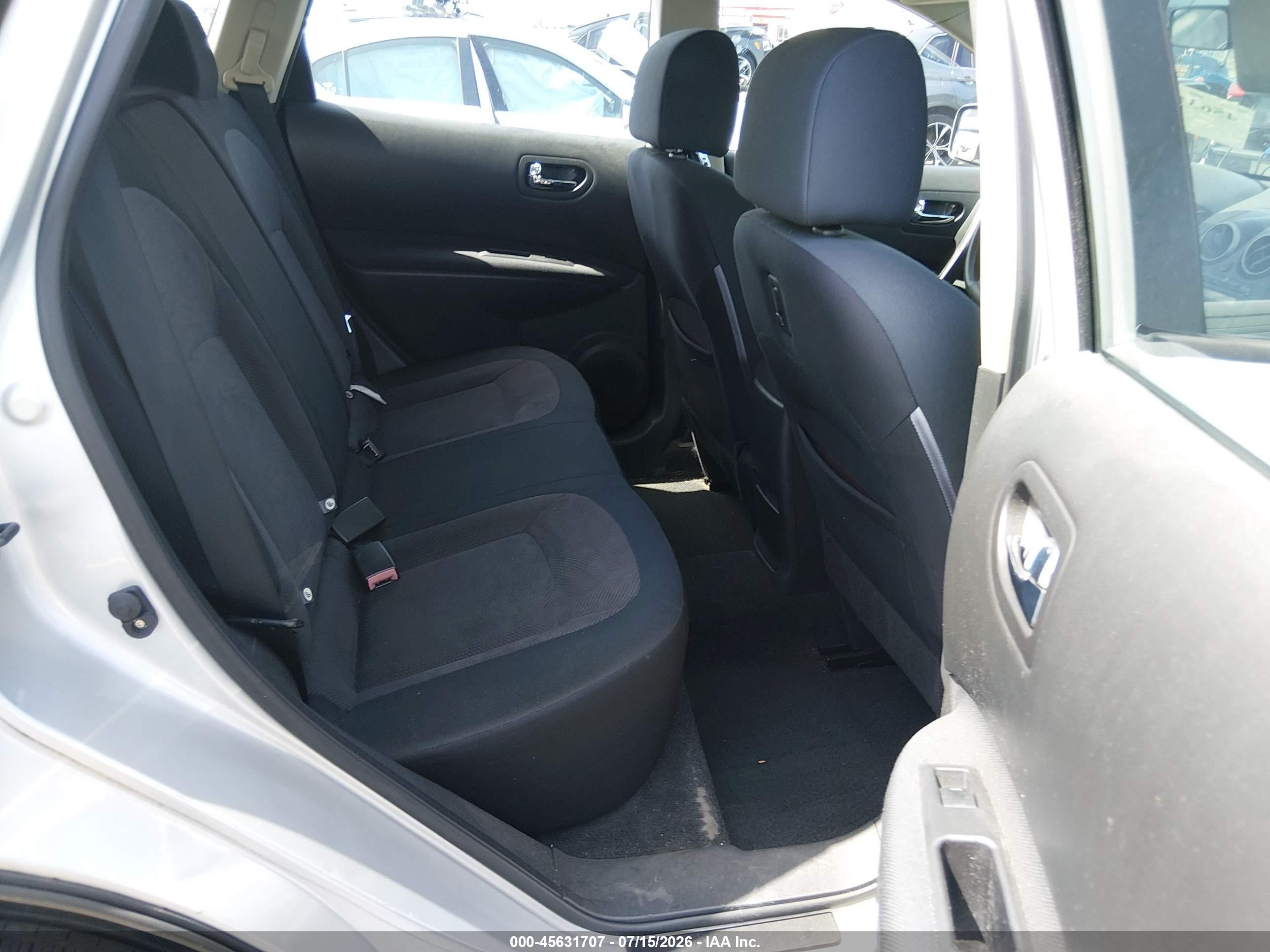 2011 Nissan Rogue S Серебряный vin: JN8AS5MT6BW157987