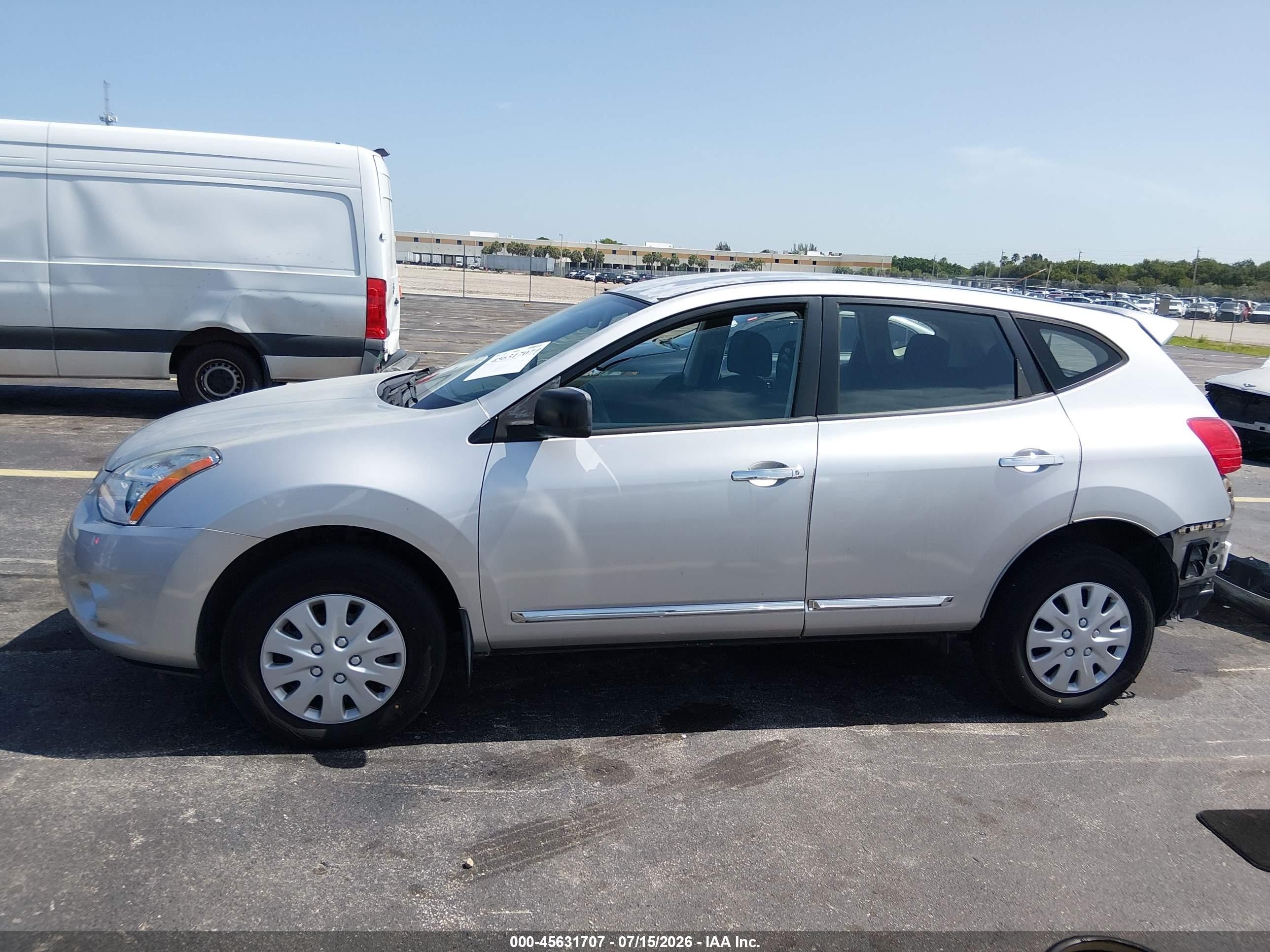 2011 Nissan Rogue S Серебряный vin: JN8AS5MT6BW157987