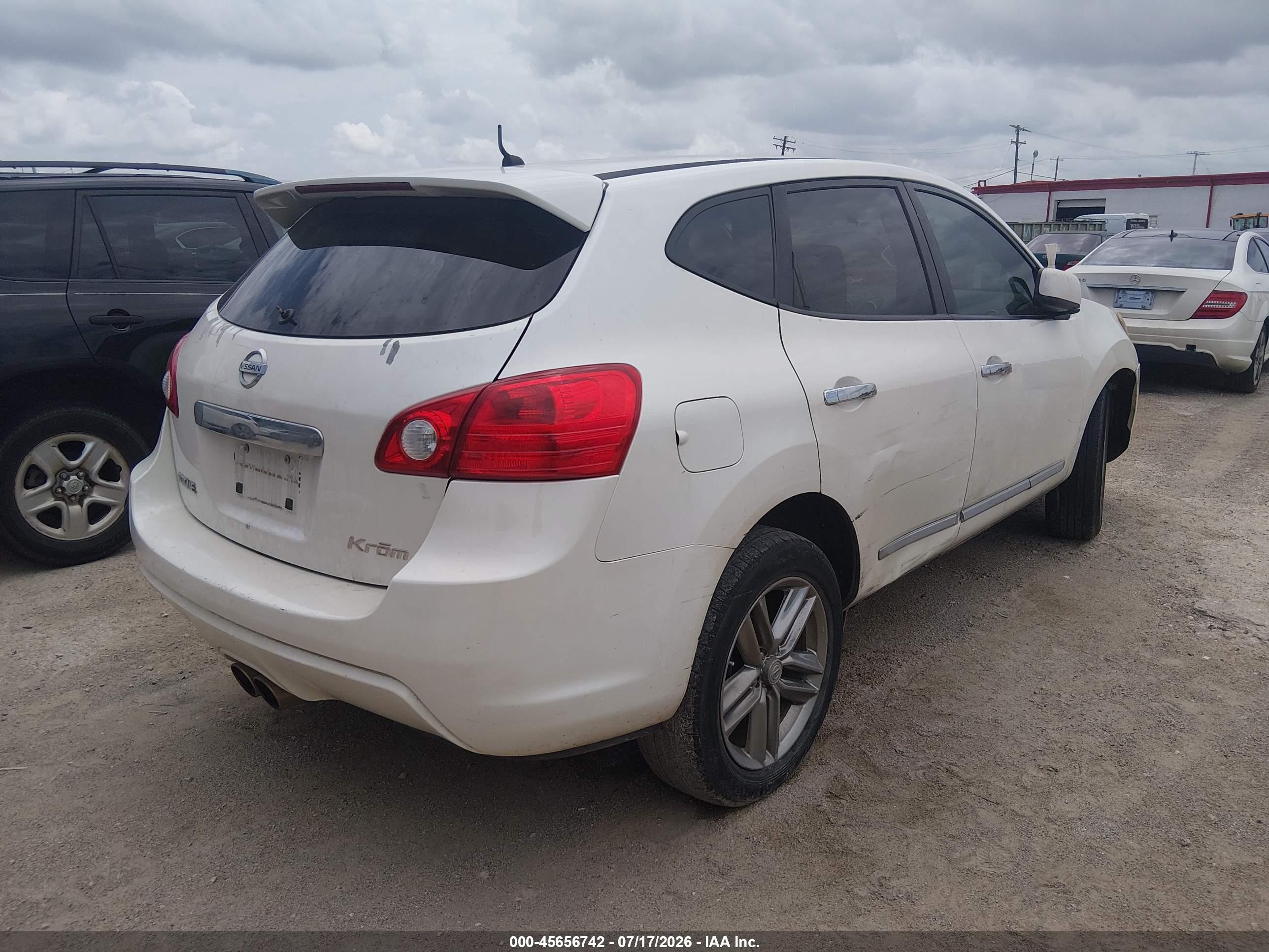 2011 Nissan Rogue S Krom Edition Cream vin: JN8AS5MT6BW175356