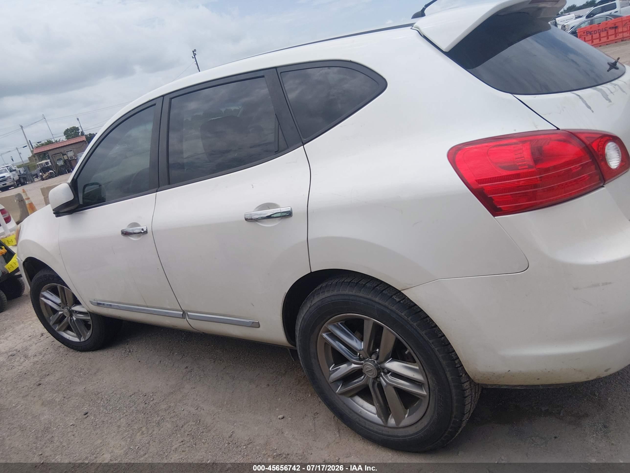 2011 Nissan Rogue S Krom Edition Cream vin: JN8AS5MT6BW175356