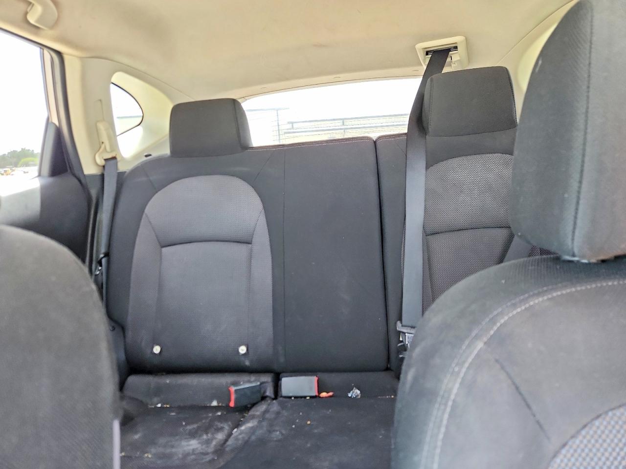 2011 Nissan Rogue S/sv/krom Silver vin: JN8AS5MT6BW574557