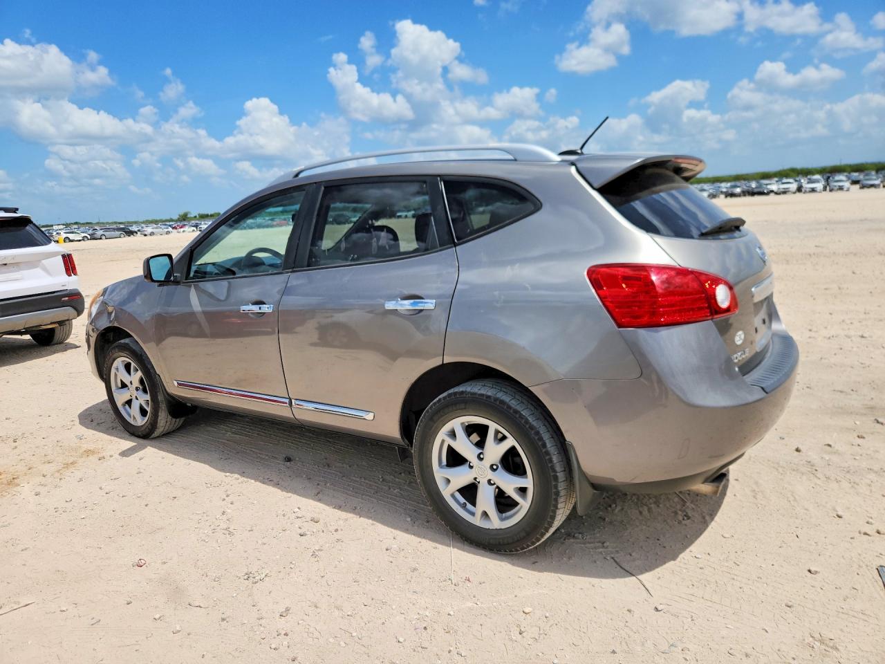 2011 Nissan Rogue S/sv/krom Silver vin: JN8AS5MT6BW574557
