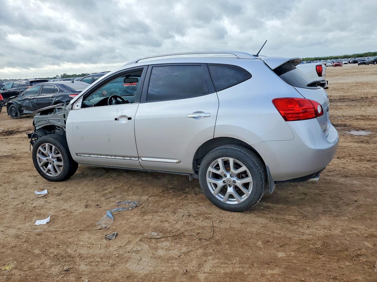 2013 Nissan Rogue S Silver vin: JN8AS5MT6DW006893
