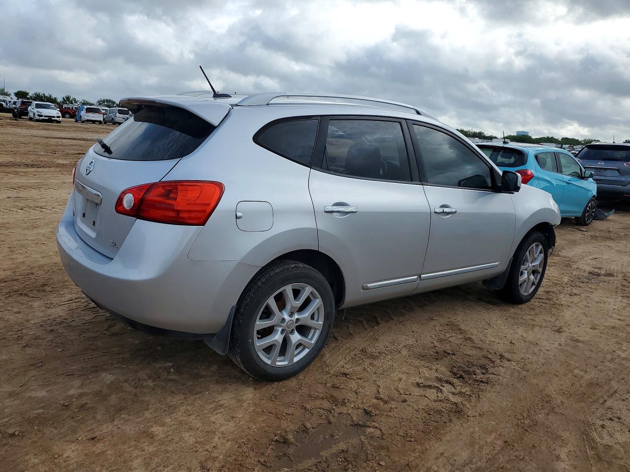 2013 Nissan Rogue S Silver vin: JN8AS5MT6DW006893