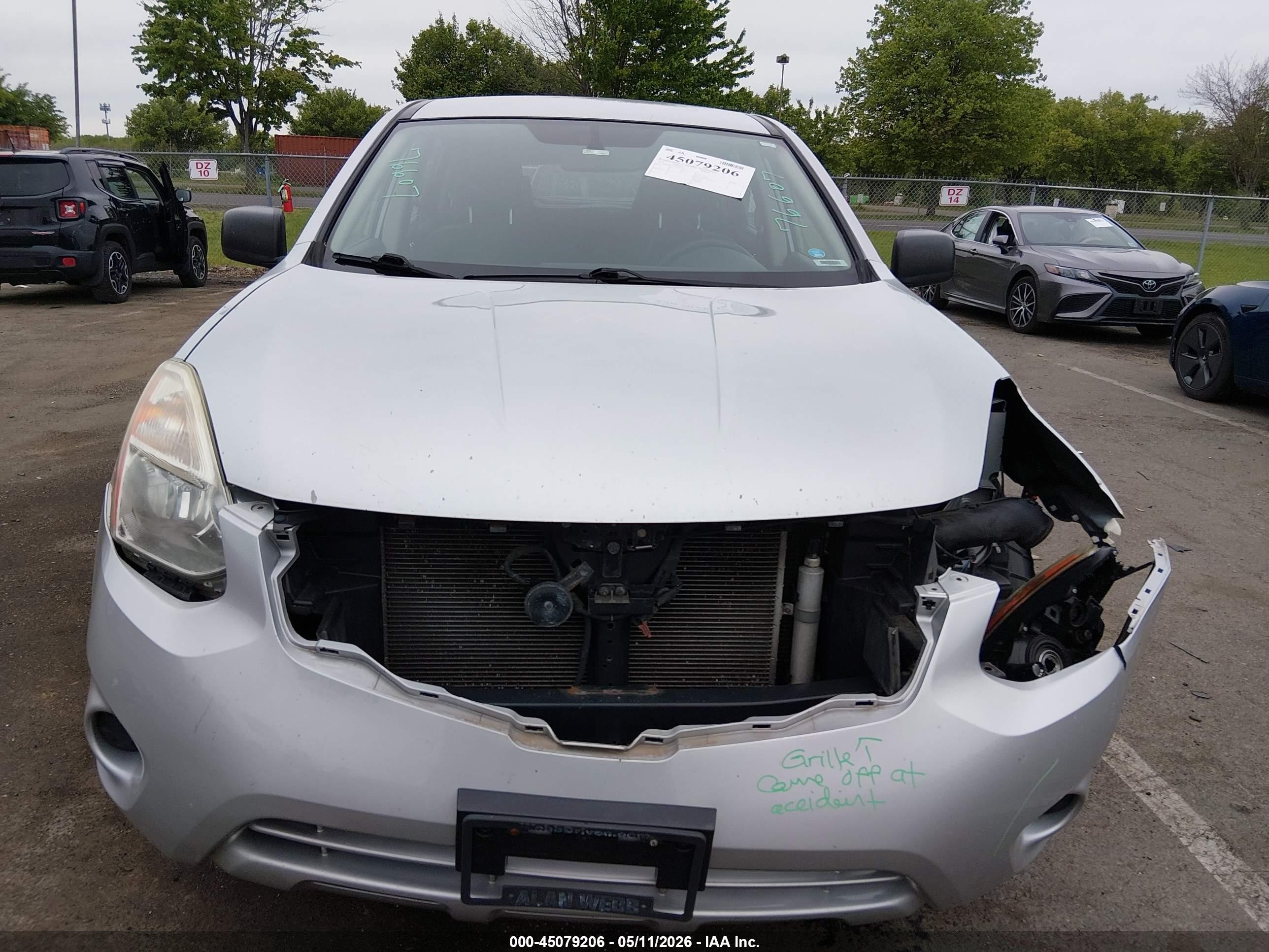 2013 Nissan Rogue S Silver vin: JN8AS5MT6DW018798