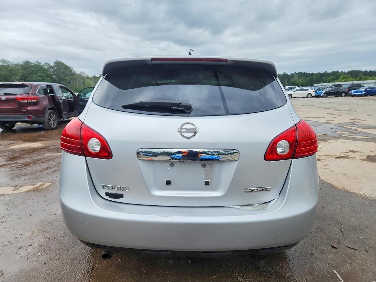 2013 Nissan Rogue S Silver vin: JN8AS5MT6DW034497