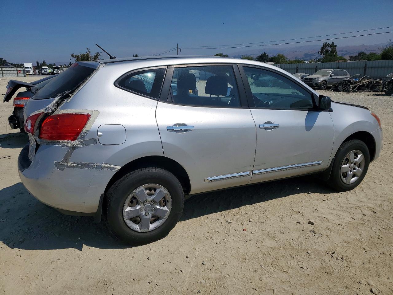 2014 Nissan Rogue Select S Silver vin: JN8AS5MT6EW102525