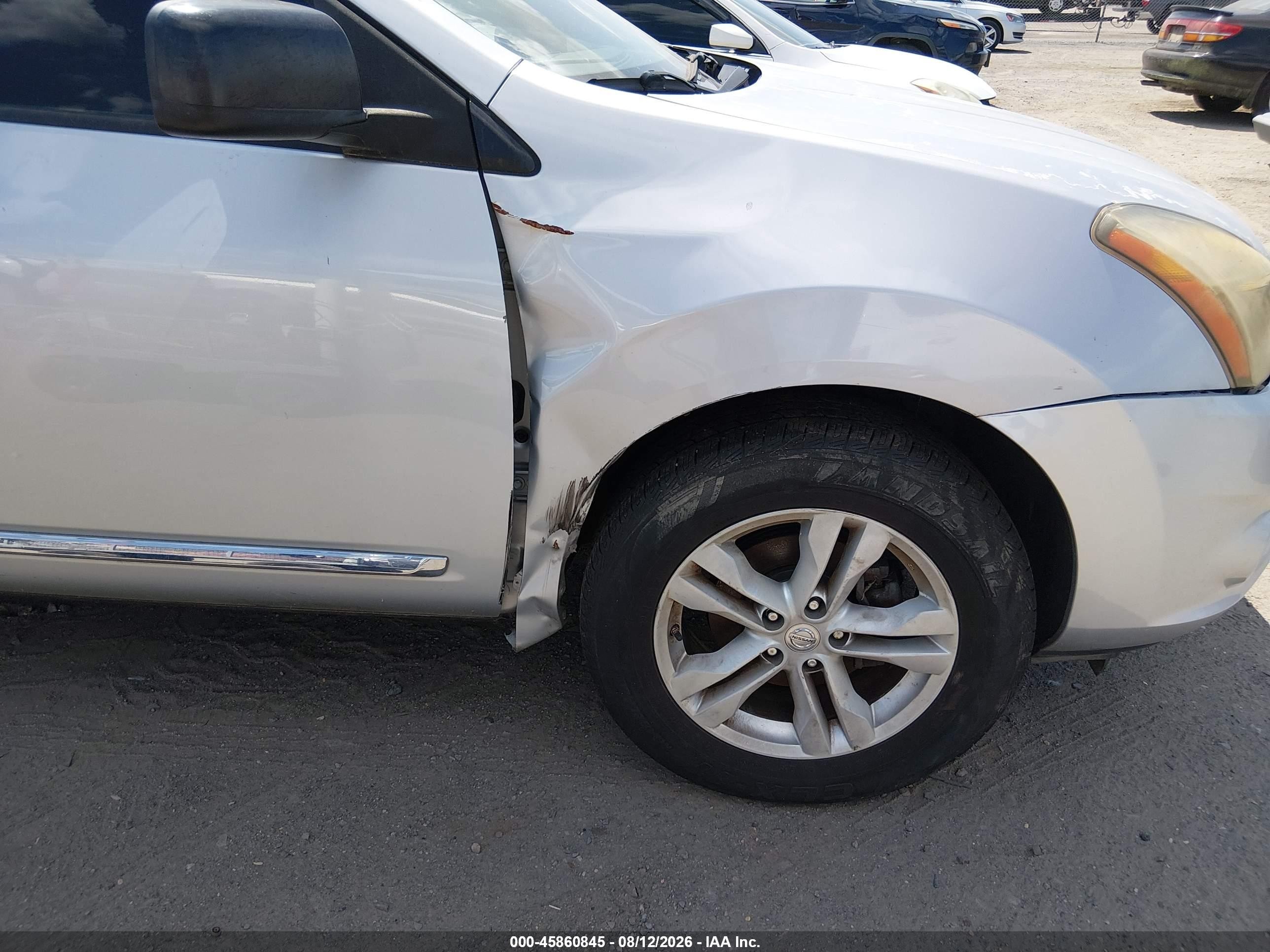 2015 Nissan Rogue Select S Серебряный vin: JN8AS5MT6FW156151