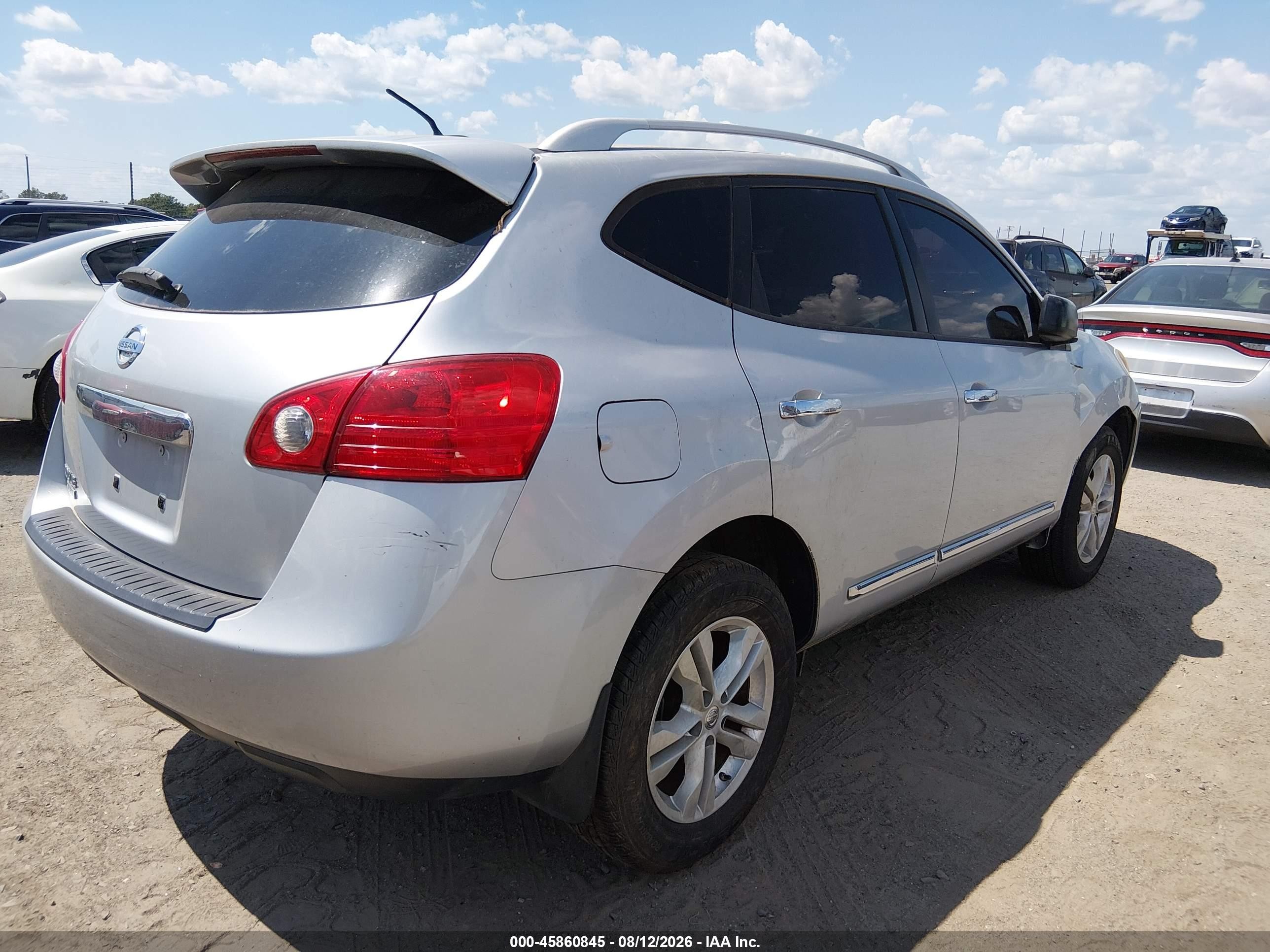 2015 Nissan Rogue Select S Серебряный vin: JN8AS5MT6FW156151