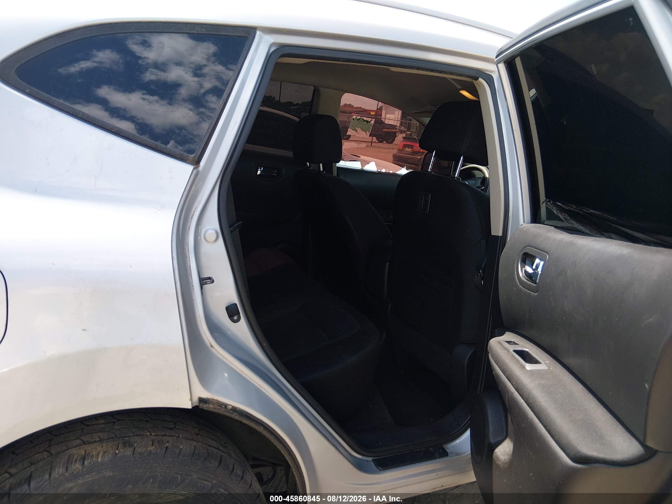 2015 Nissan Rogue Select S Серебряный vin: JN8AS5MT6FW156151