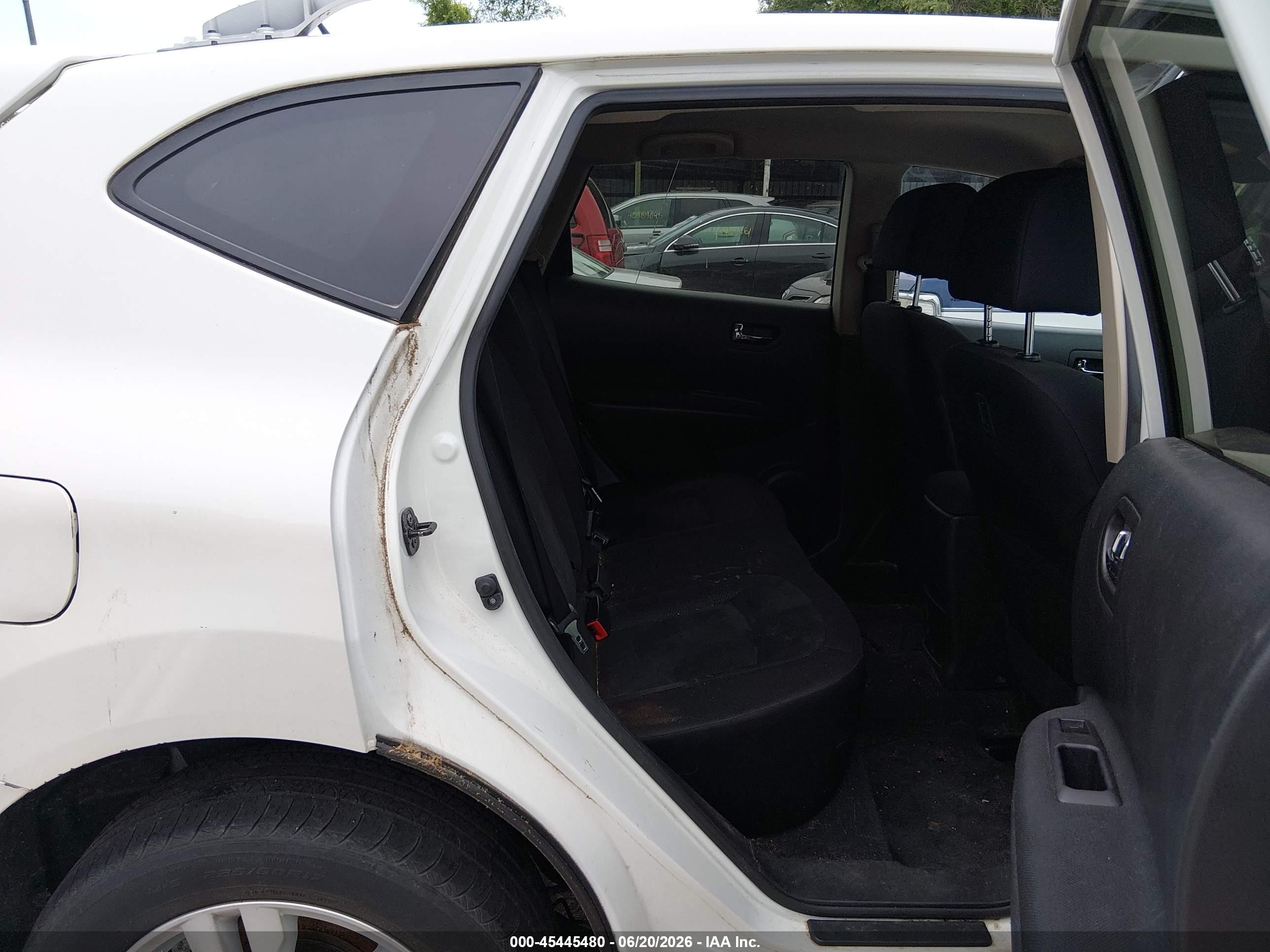 2015 Nissan Rogue Select S Белый vin: JN8AS5MT6FW156523