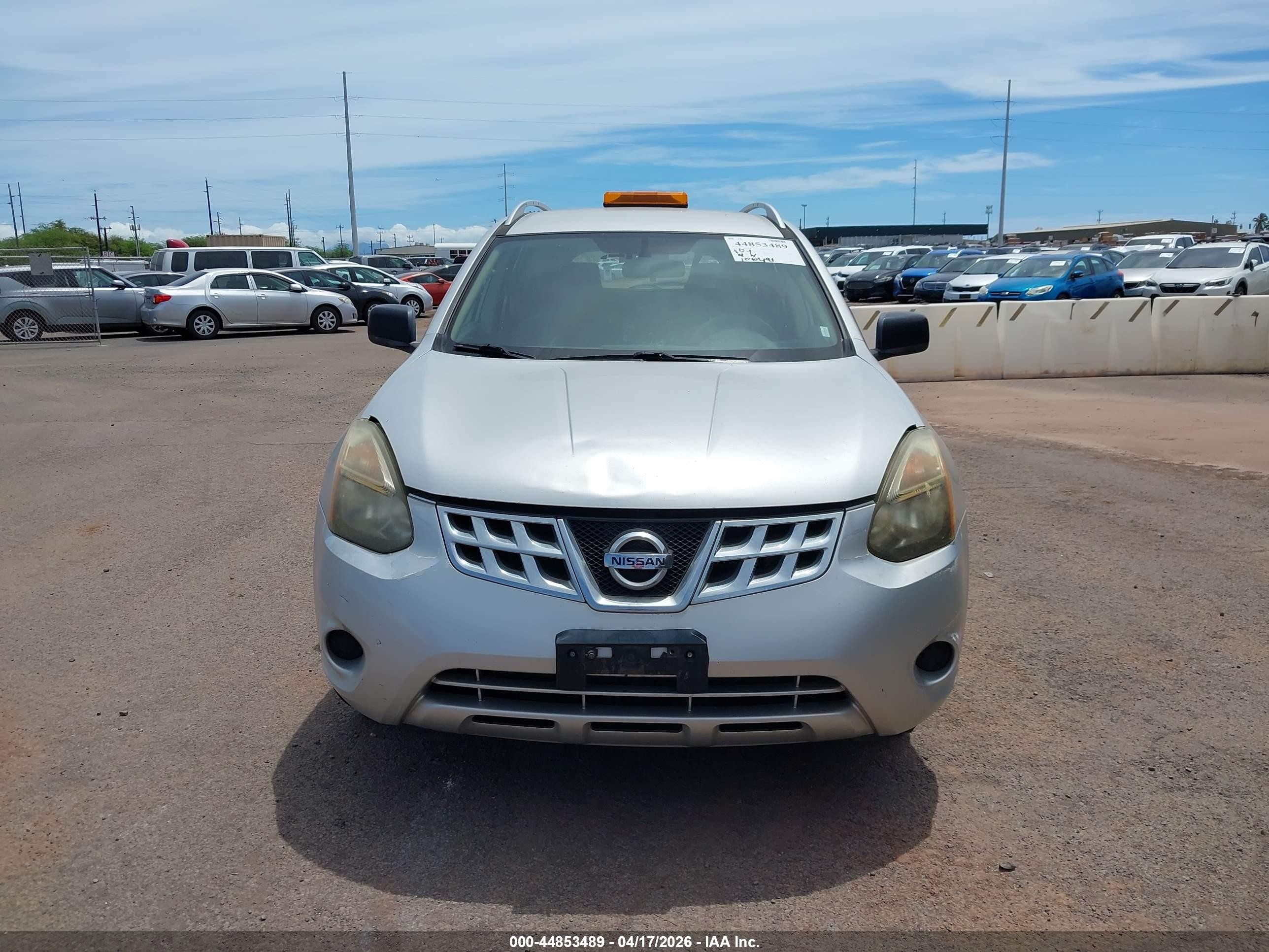 2015 Nissan Rogue Select S Silver vin: JN8AS5MT6FW663275