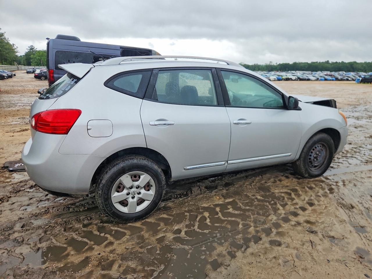 2015 Nissan Rogue Select S Silver vin: JN8AS5MT6FW670355
