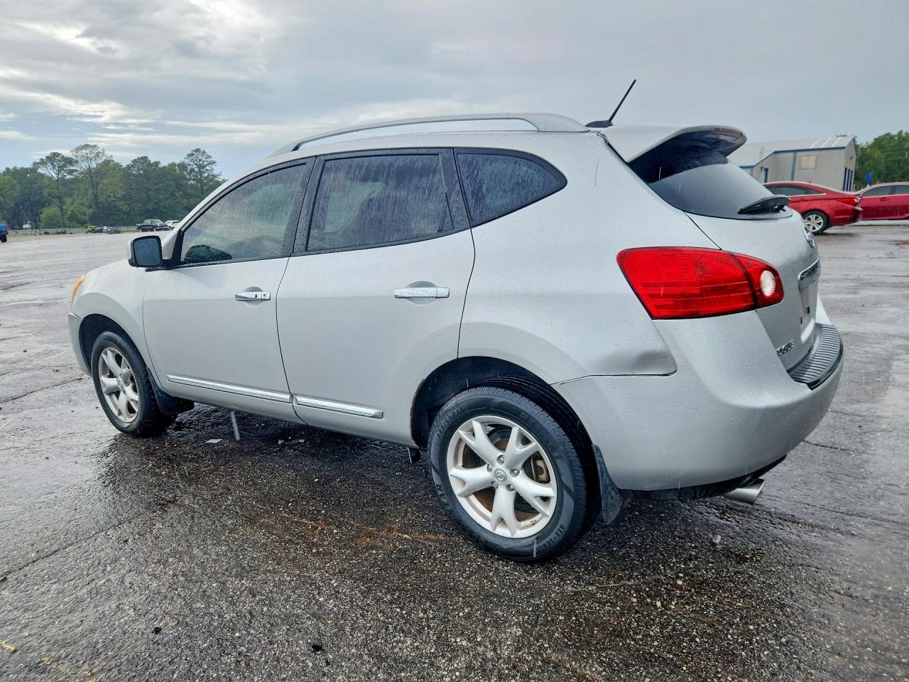 2011 Nissan Rogue S Silver vin: JN8AS5MT7BW574972