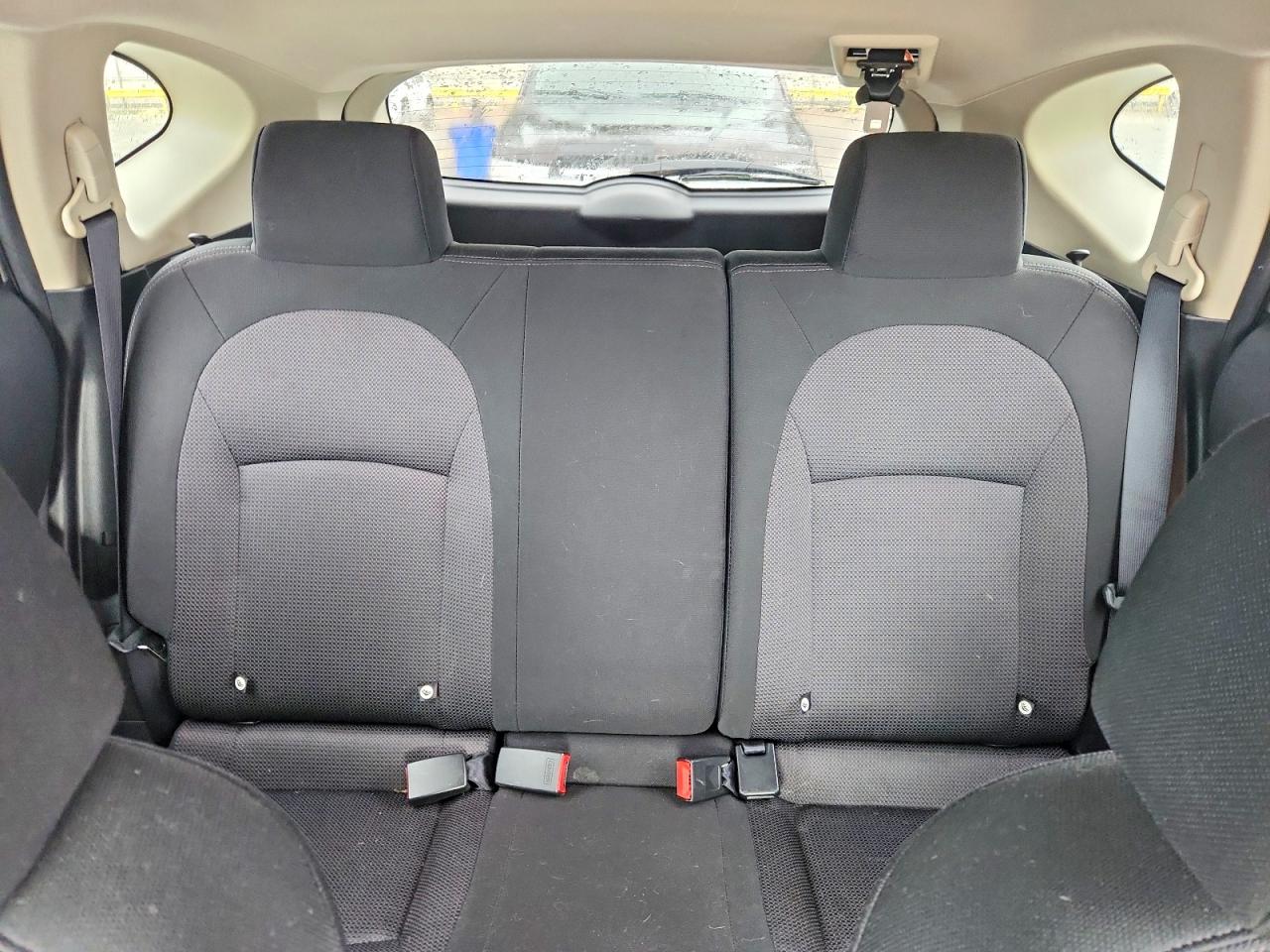 2011 Nissan Rogue S Silver vin: JN8AS5MT7BW574972