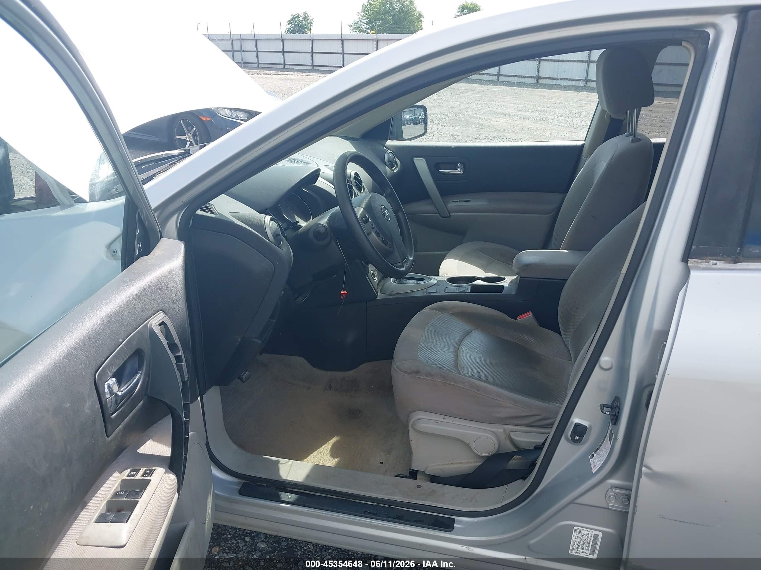 2013 Nissan Rogue S Silver vin: JN8AS5MT7DW521319