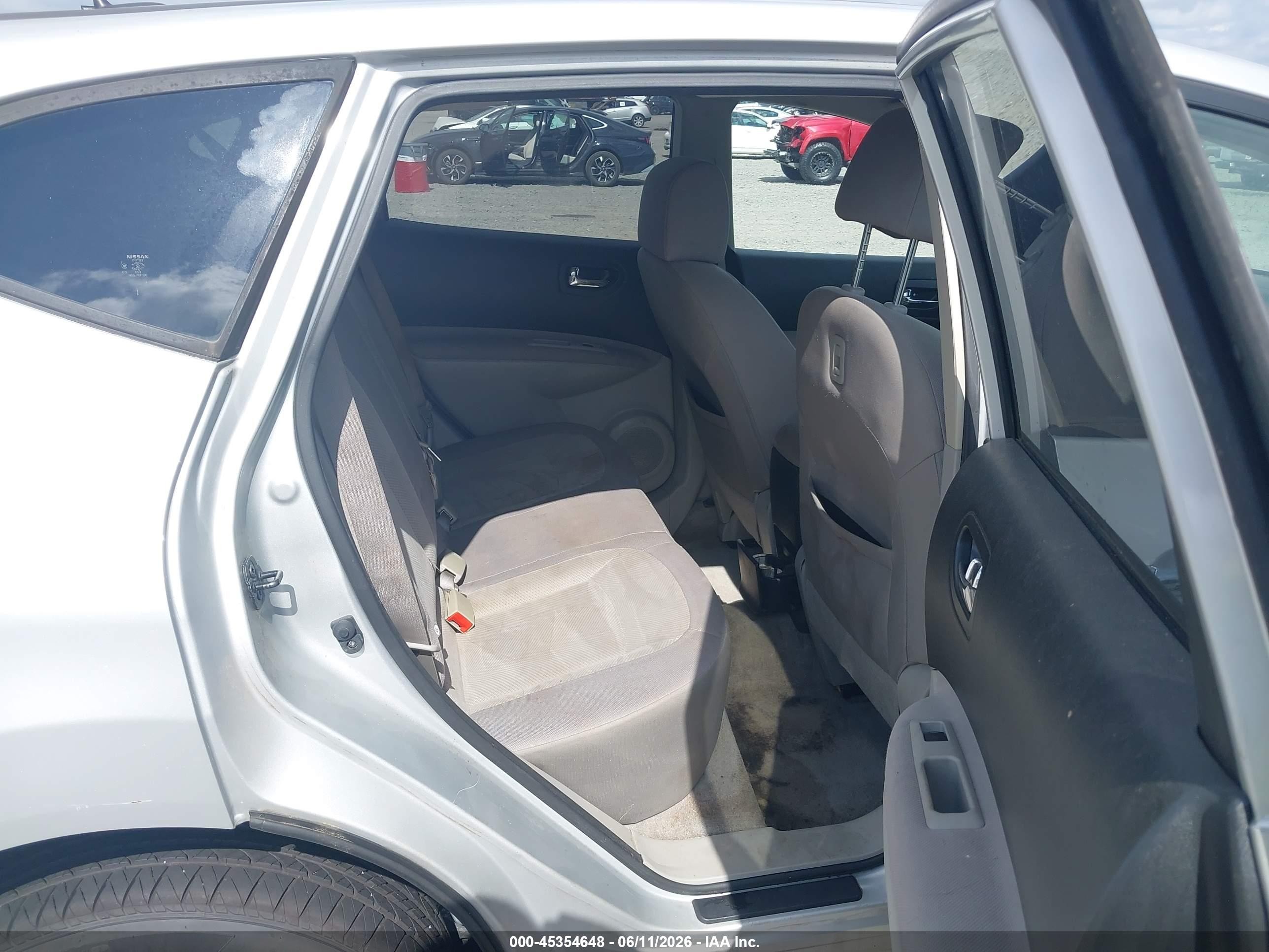 2013 Nissan Rogue S Silver vin: JN8AS5MT7DW521319
