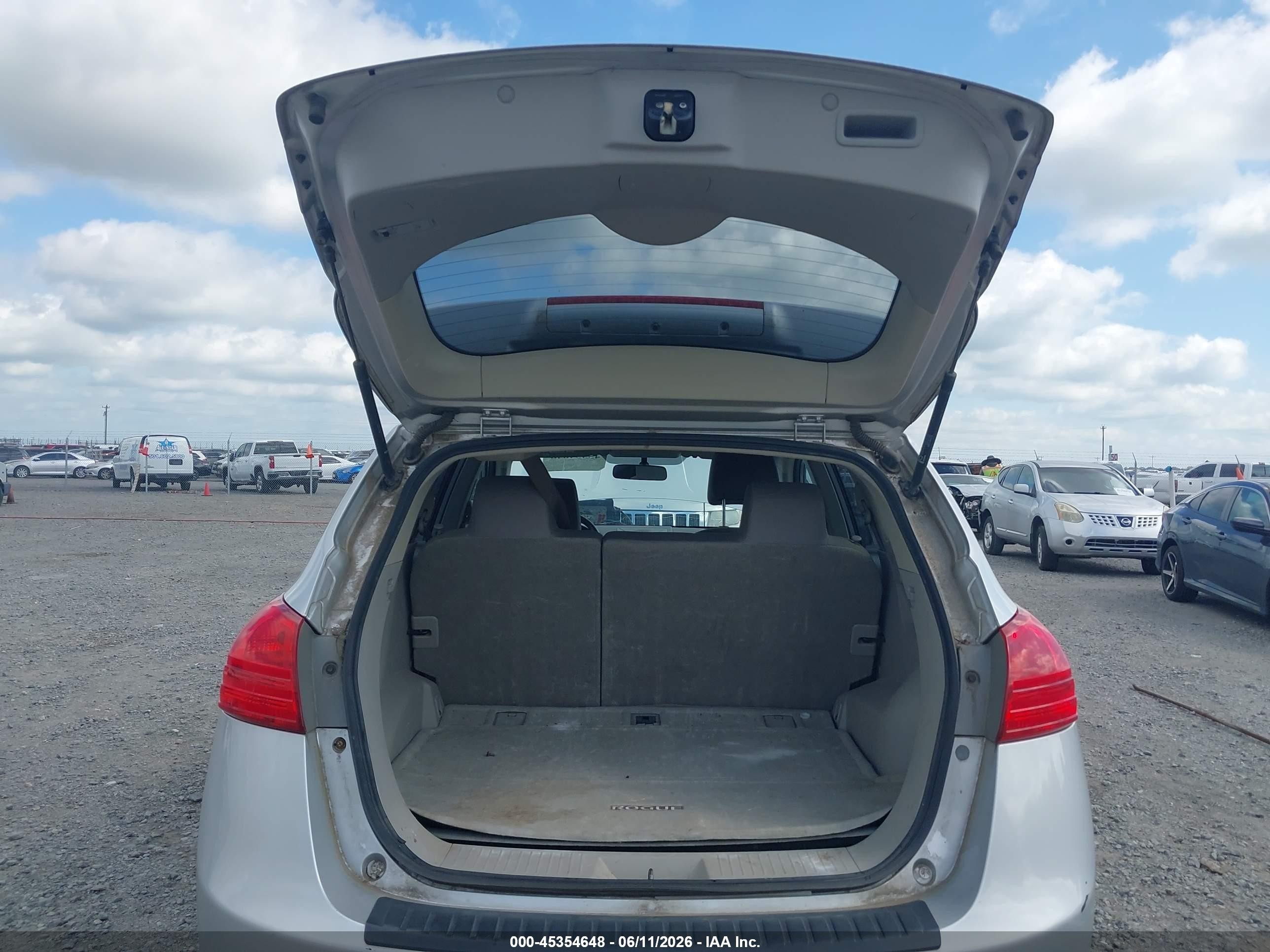 2013 Nissan Rogue S Silver vin: JN8AS5MT7DW521319
