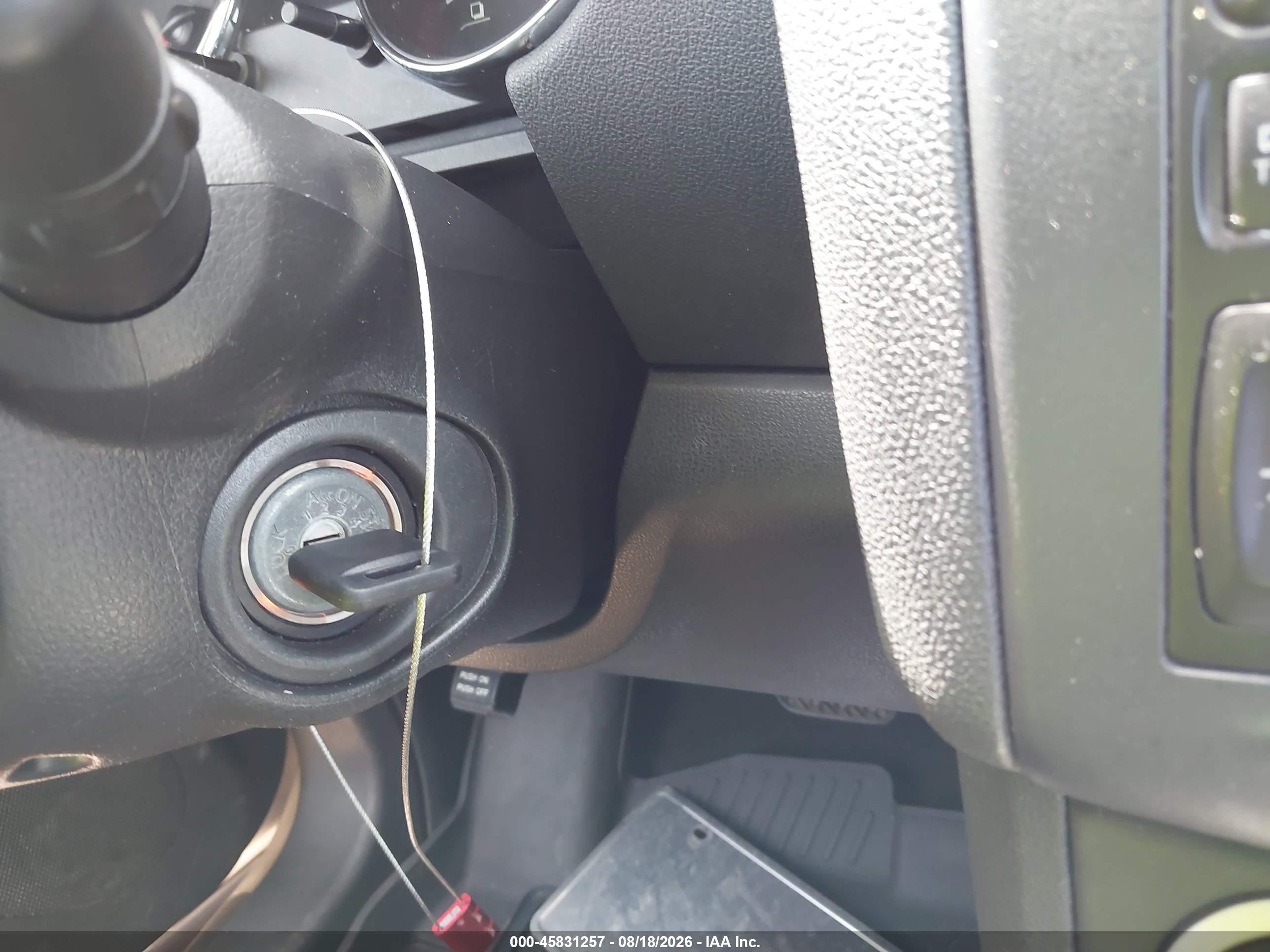 2013 Nissan Rogue S Beige vin: JN8AS5MT7DW539478