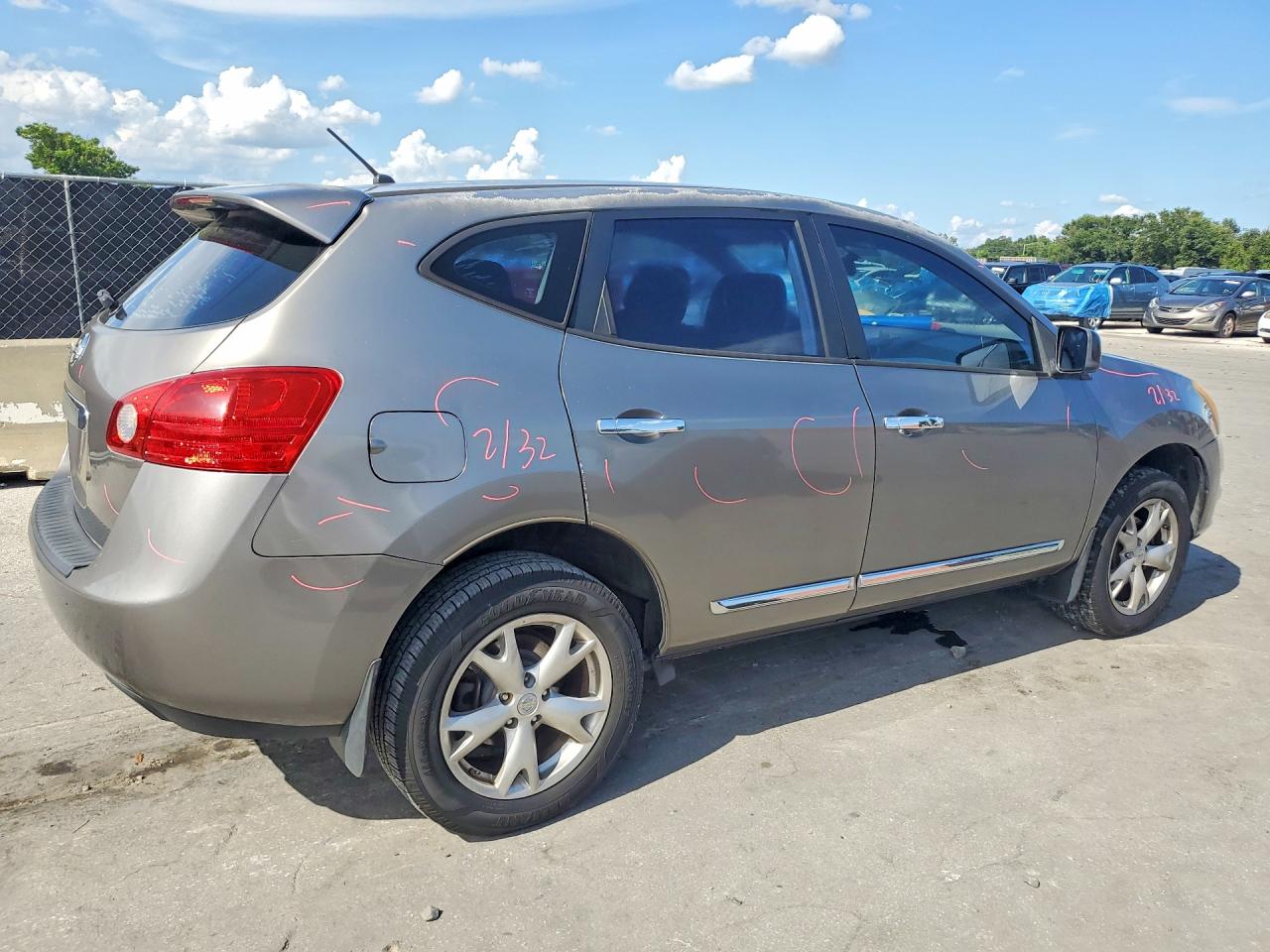 2013 Nissan Rogue S Серый vin: JN8AS5MT7DW541618