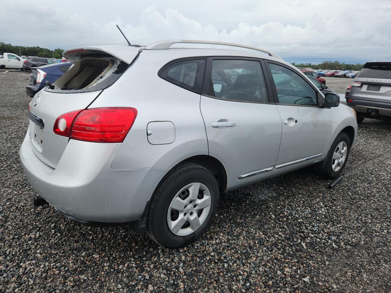 2014 Nissan Rogue Select S Silver vin: JN8AS5MT7EW619767