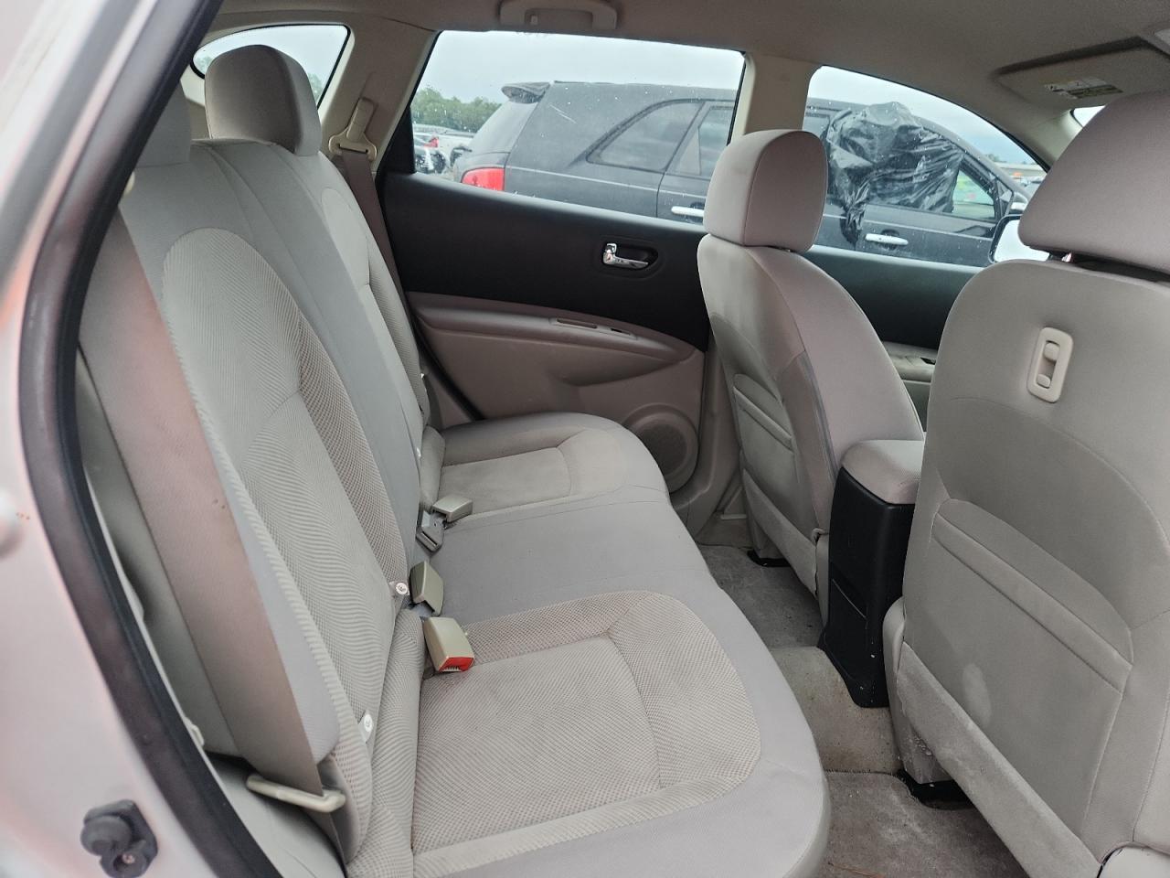 2014 Nissan Rogue Select S Silver vin: JN8AS5MT7EW619767