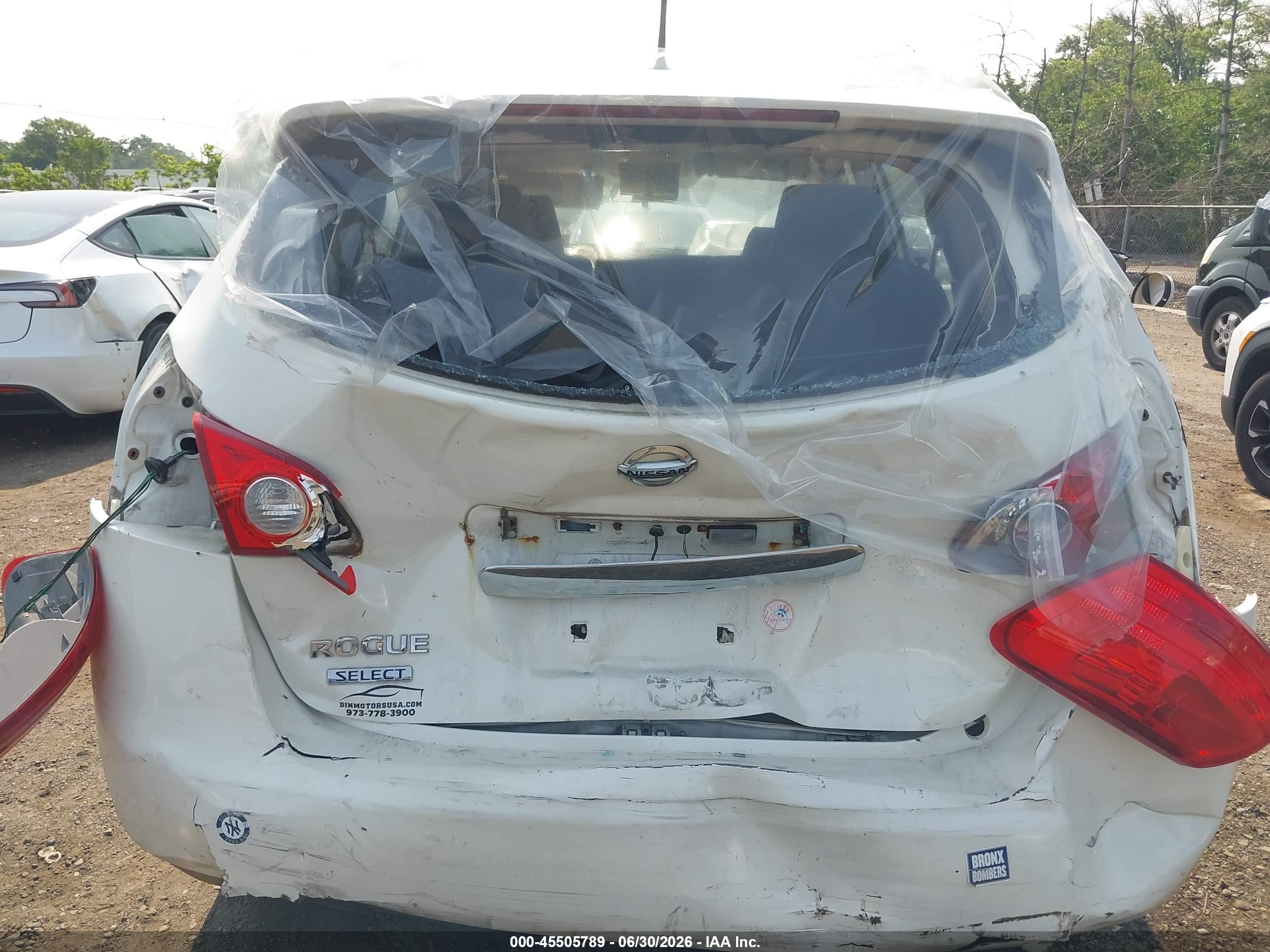 2015 Nissan Rogue Select S White vin: JN8AS5MT7FW156451
