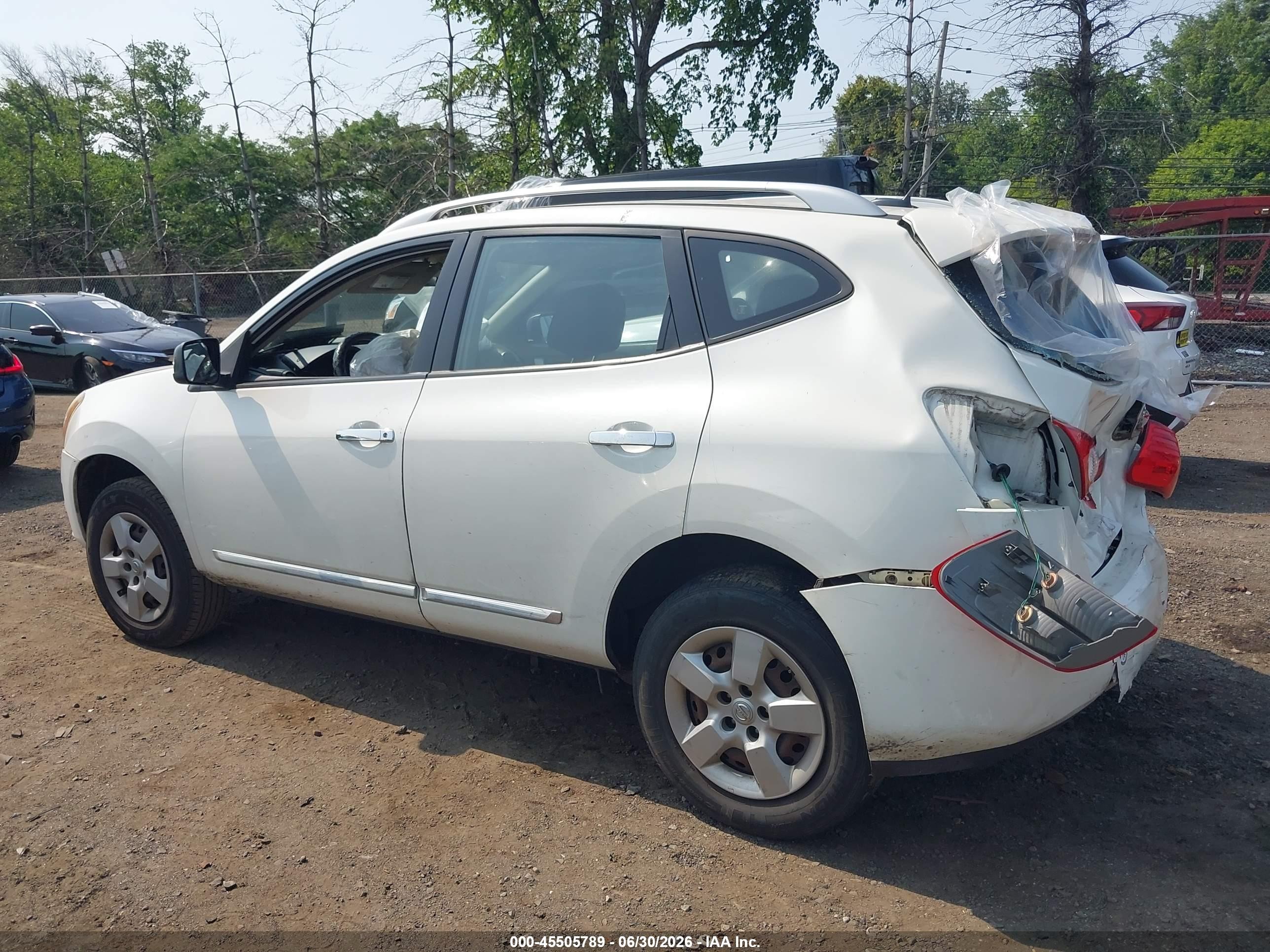 2015 Nissan Rogue Select S White vin: JN8AS5MT7FW156451