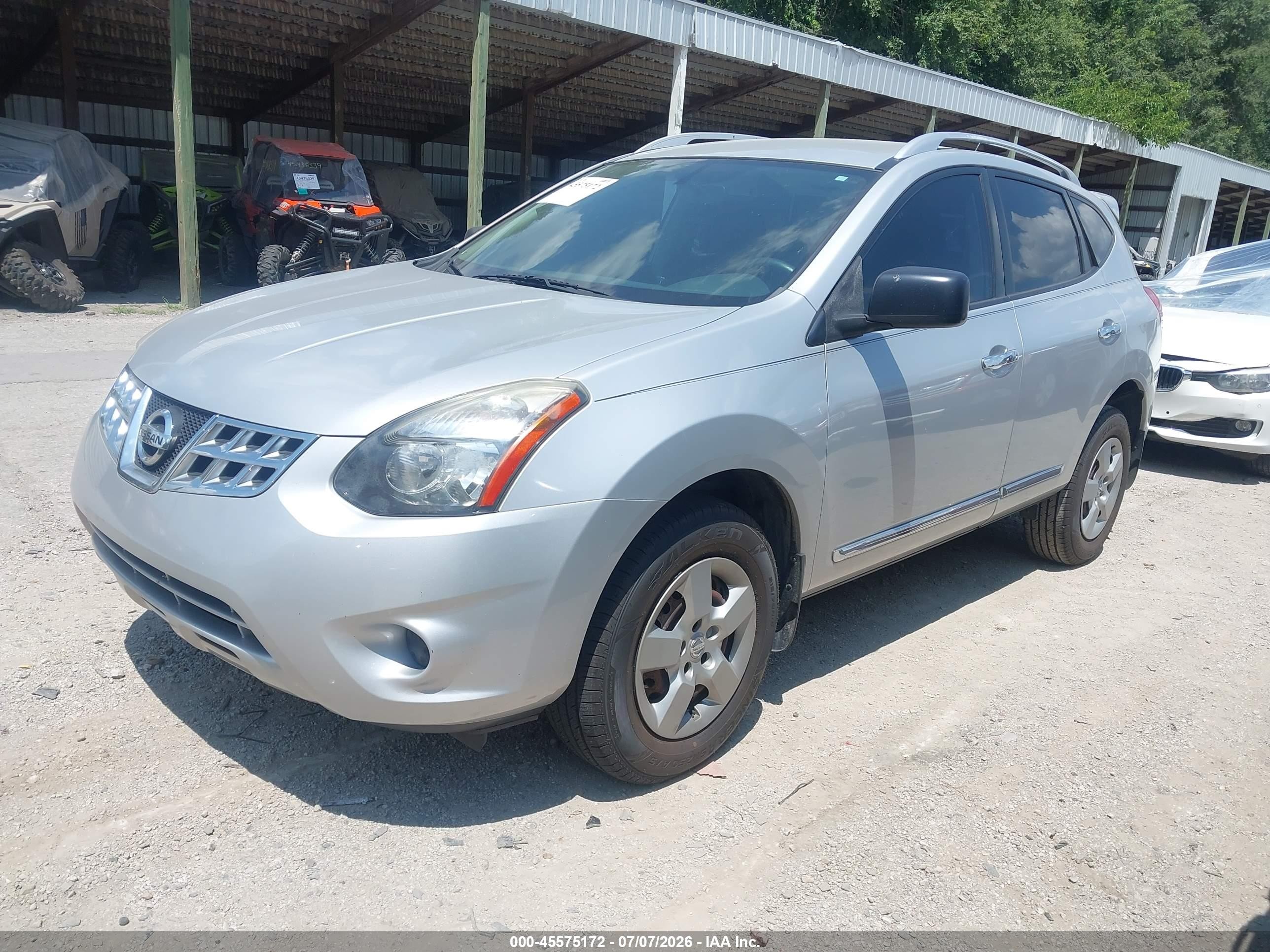 2015 Nissan Rogue Select S Silver vin: JN8AS5MT7FW667884