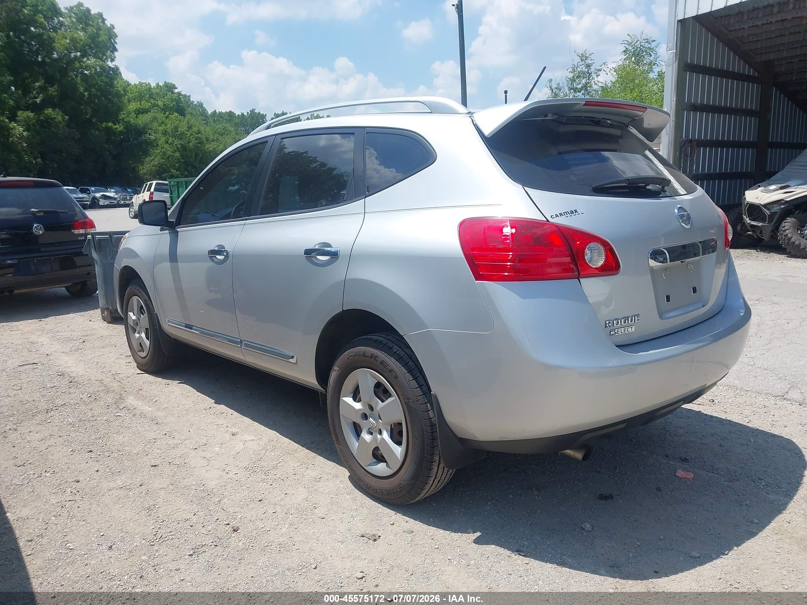 2015 Nissan Rogue Select S Silver vin: JN8AS5MT7FW667884
