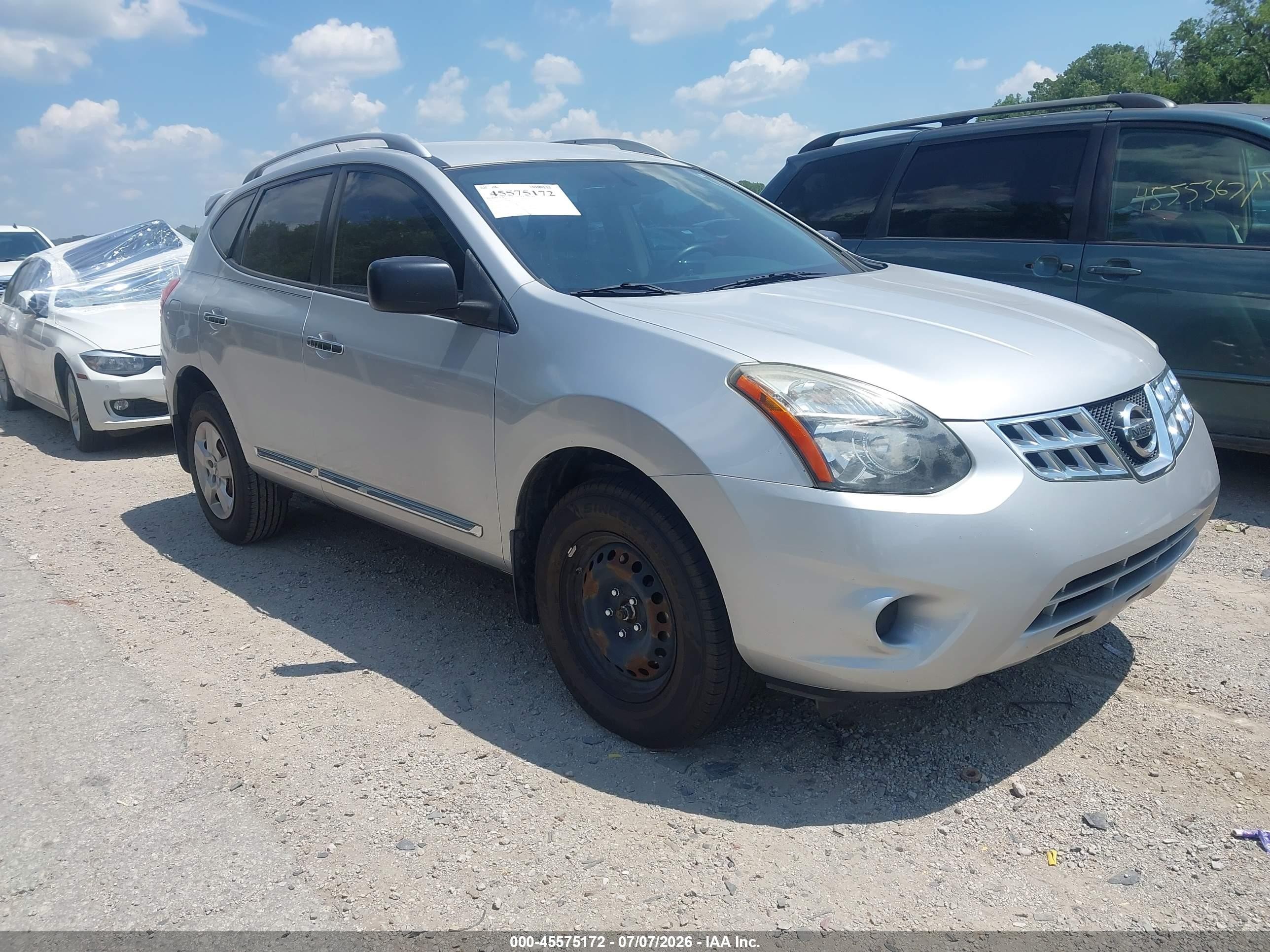 2015 Nissan Rogue Select S Silver vin: JN8AS5MT7FW667884