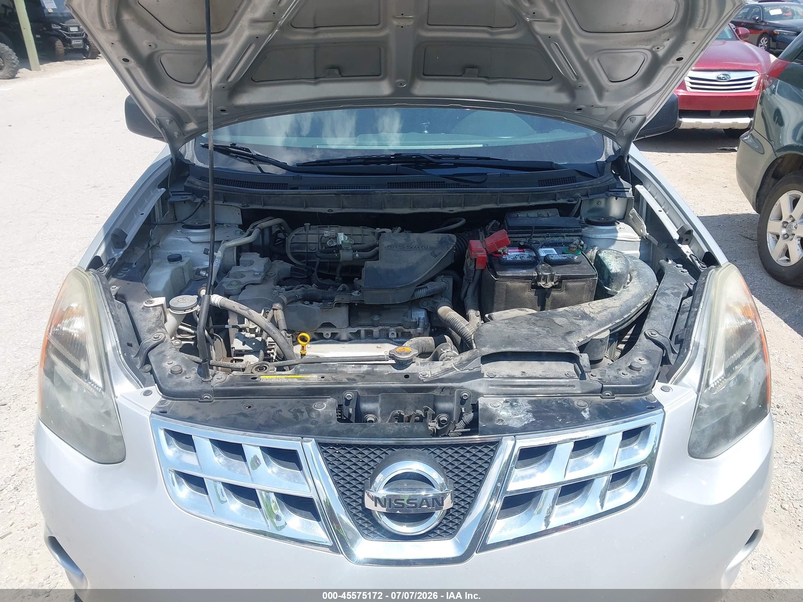 2015 Nissan Rogue Select S Silver vin: JN8AS5MT7FW667884