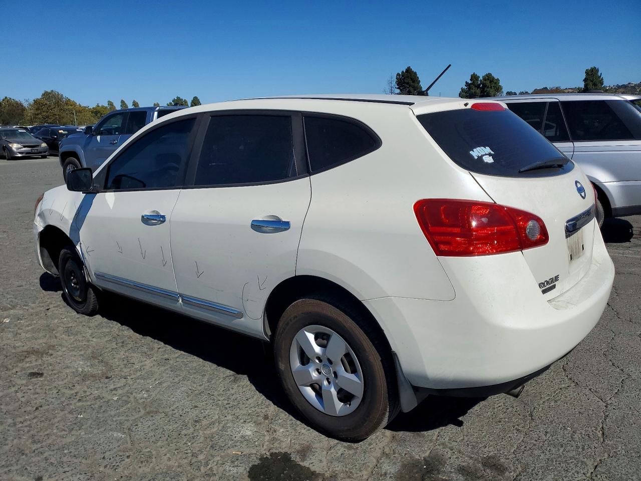 2015 Nissan Rogue Select S Белый vin: JN8AS5MT7FW669778