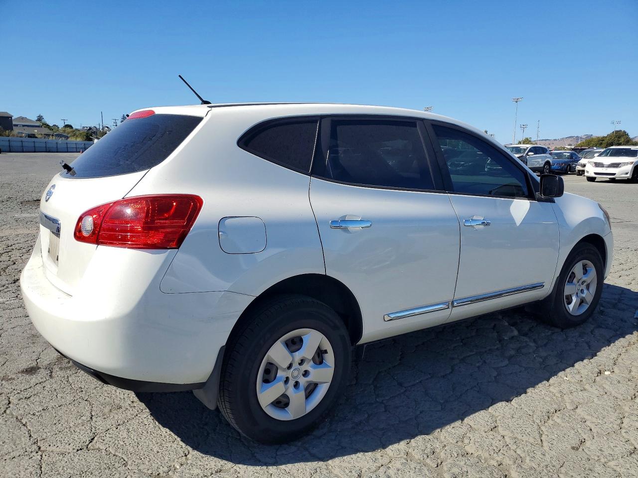 2015 Nissan Rogue Select S Белый vin: JN8AS5MT7FW669778