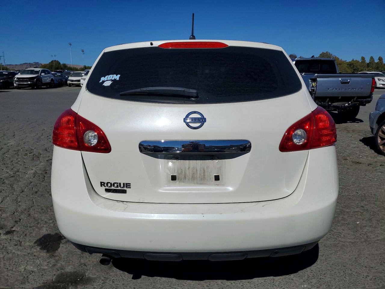 2015 Nissan Rogue Select S Белый vin: JN8AS5MT7FW669778