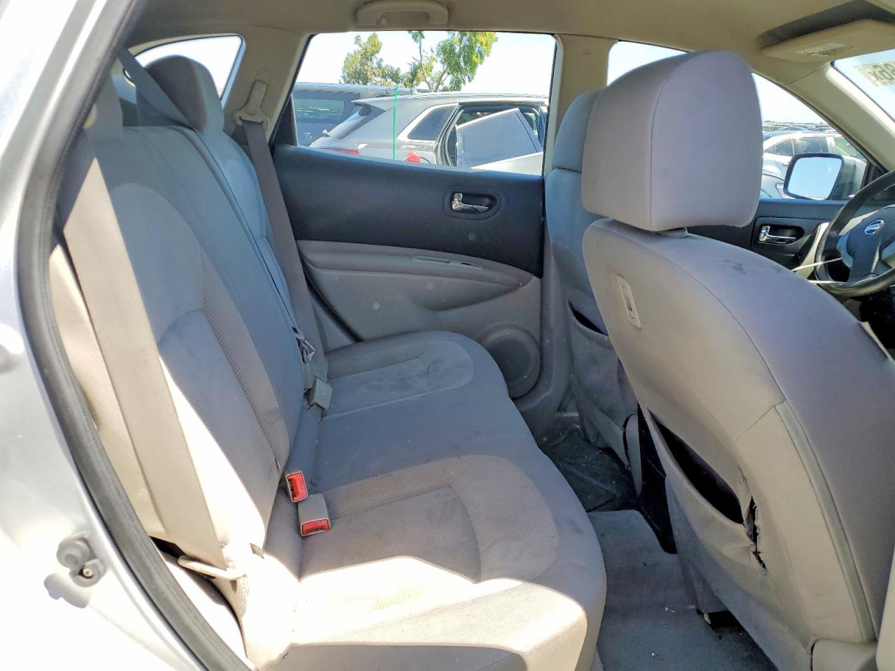 2011 Nissan Rogue S Silver vin: JN8AS5MT8BW165167