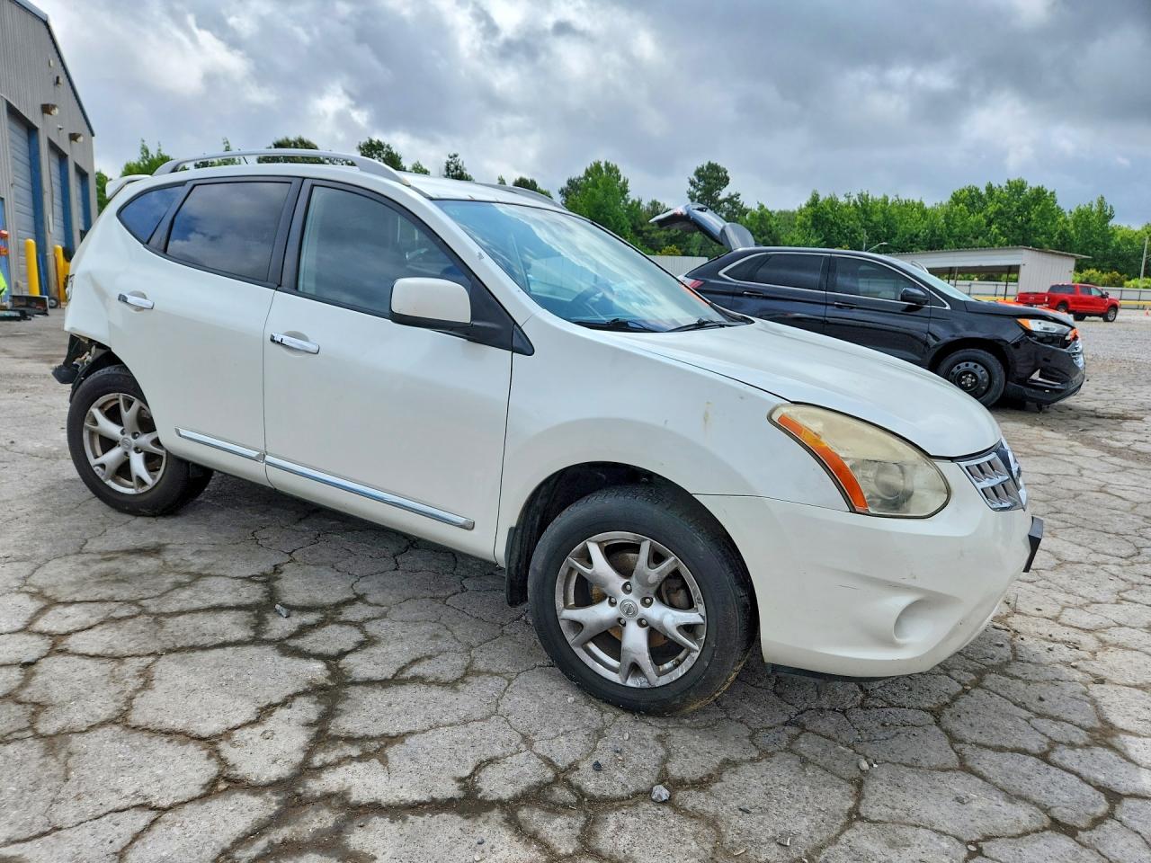 2011 Nissan Rogue S White vin: JN8AS5MT8BW168571