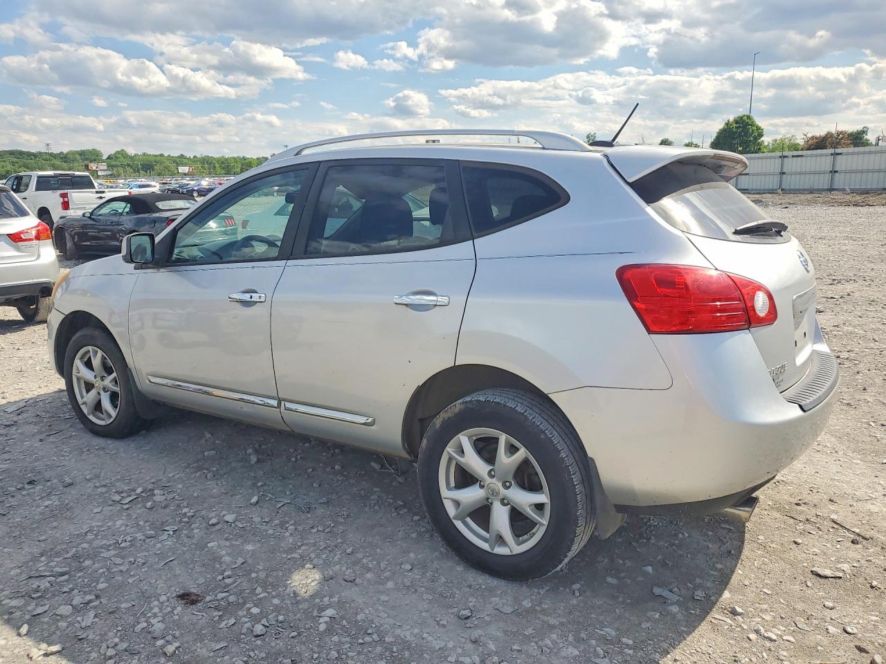 2011 Nissan Rogue S Silver vin: JN8AS5MT8BW172572