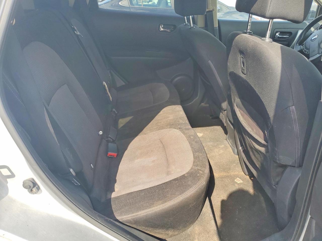 2011 Nissan Rogue S Silver vin: JN8AS5MT8BW172572