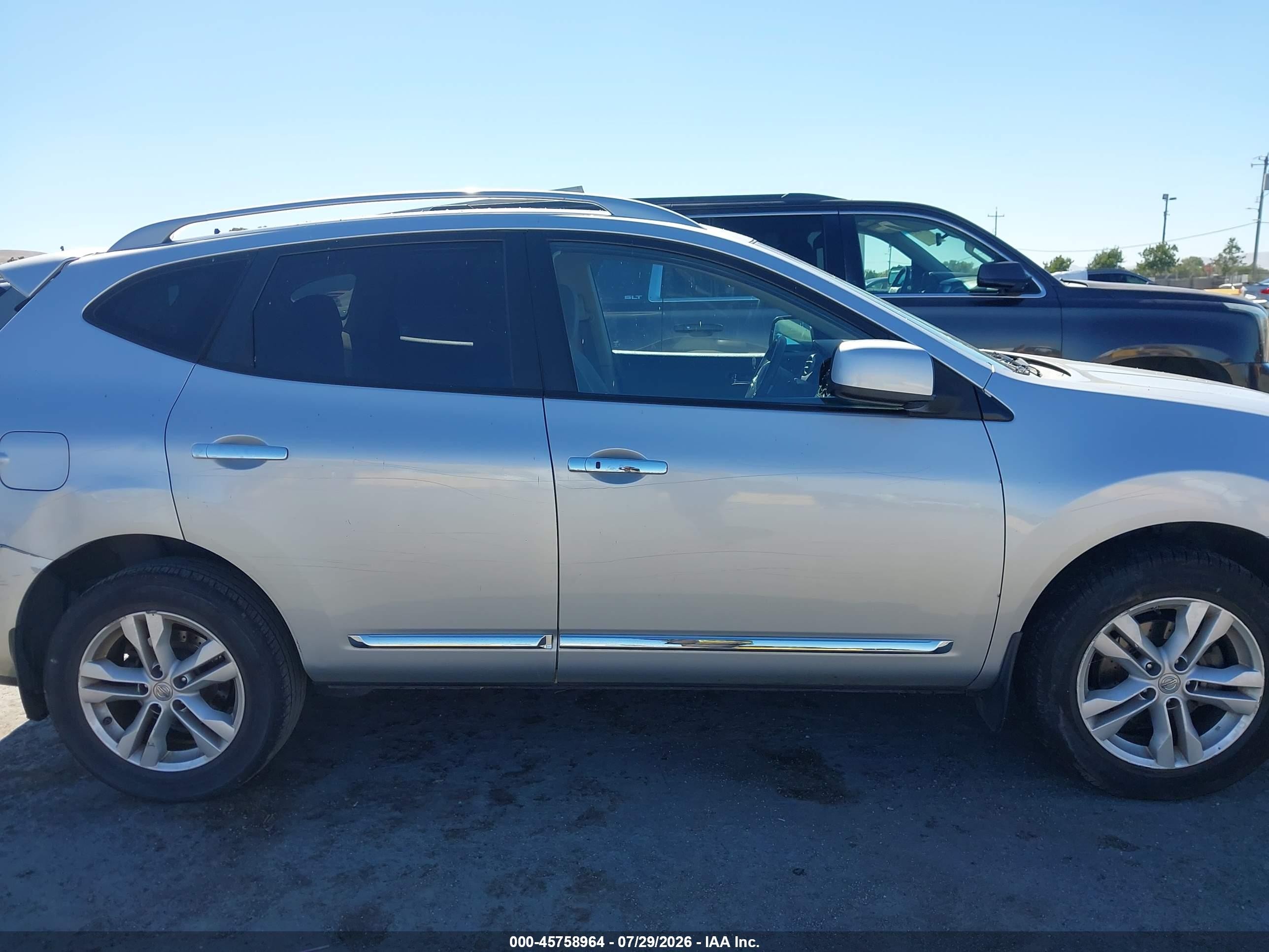 2012 Nissan Rogue Sv Silver vin: JN8AS5MT8CW609360