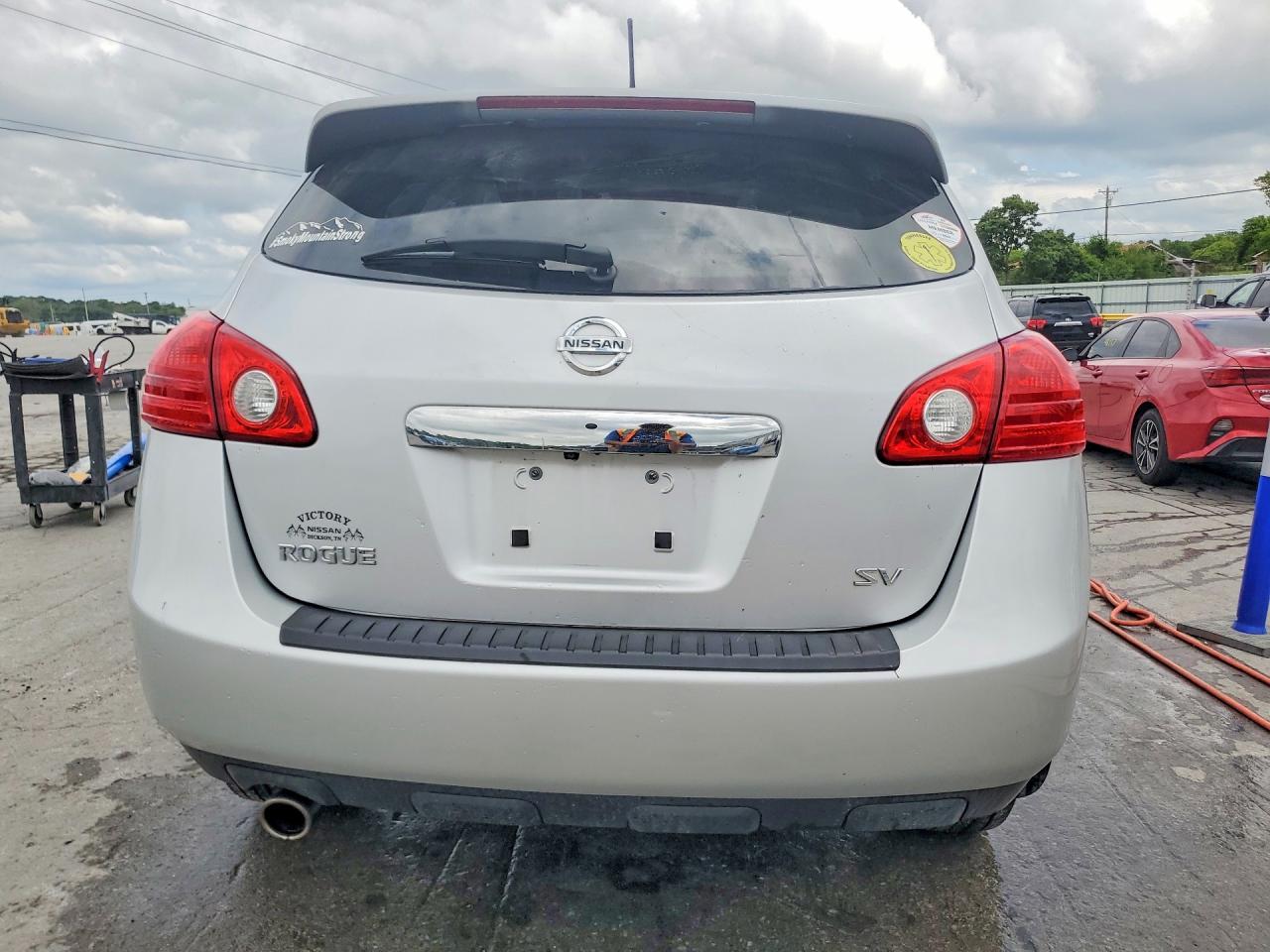 2013 Nissan Rogue S Серебряный vin: JN8AS5MT8DW508207