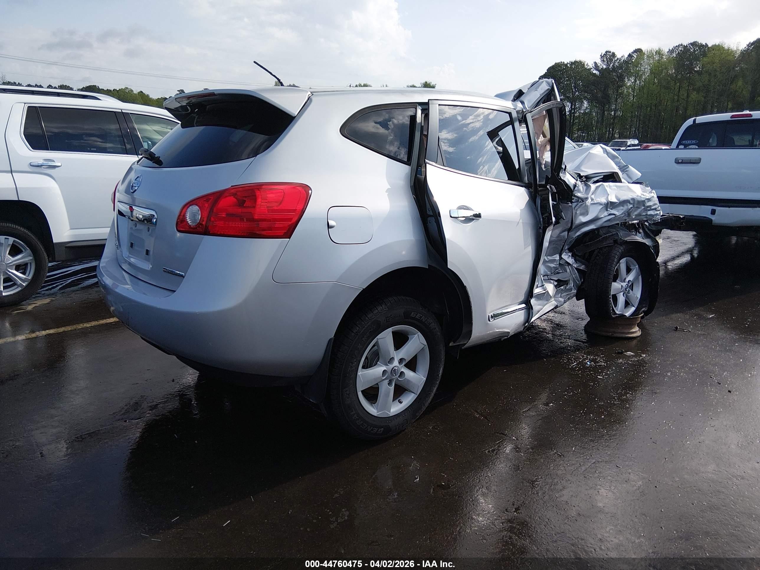 2013 Nissan Rogue S Silver vin: JN8AS5MT8DW530742