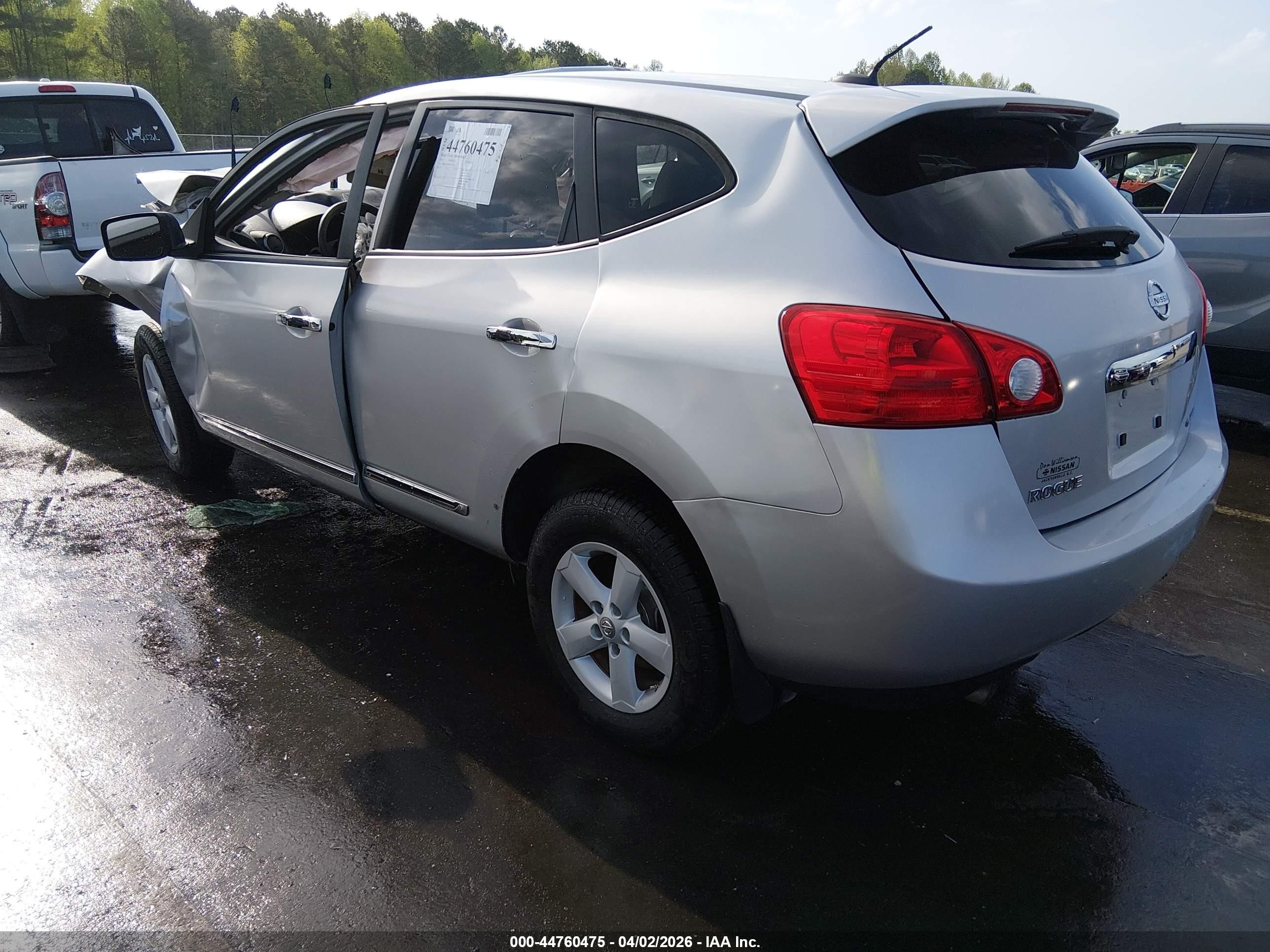 2013 Nissan Rogue S Silver vin: JN8AS5MT8DW530742