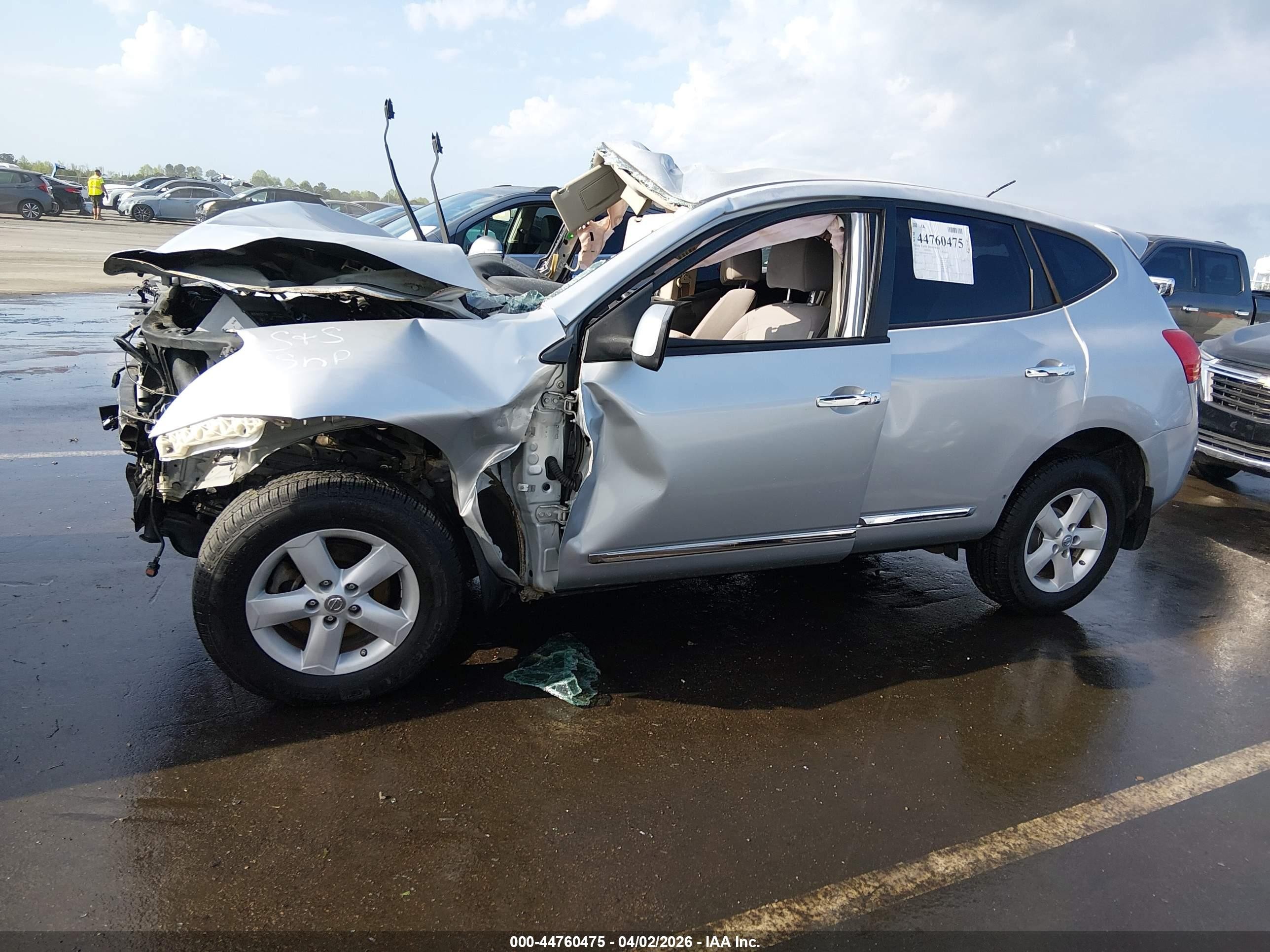 2013 Nissan Rogue S Silver vin: JN8AS5MT8DW530742